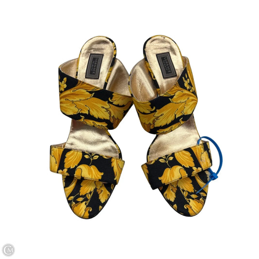 Shoes Luxury Designer By Versace In Black & Yellow, Size: 9