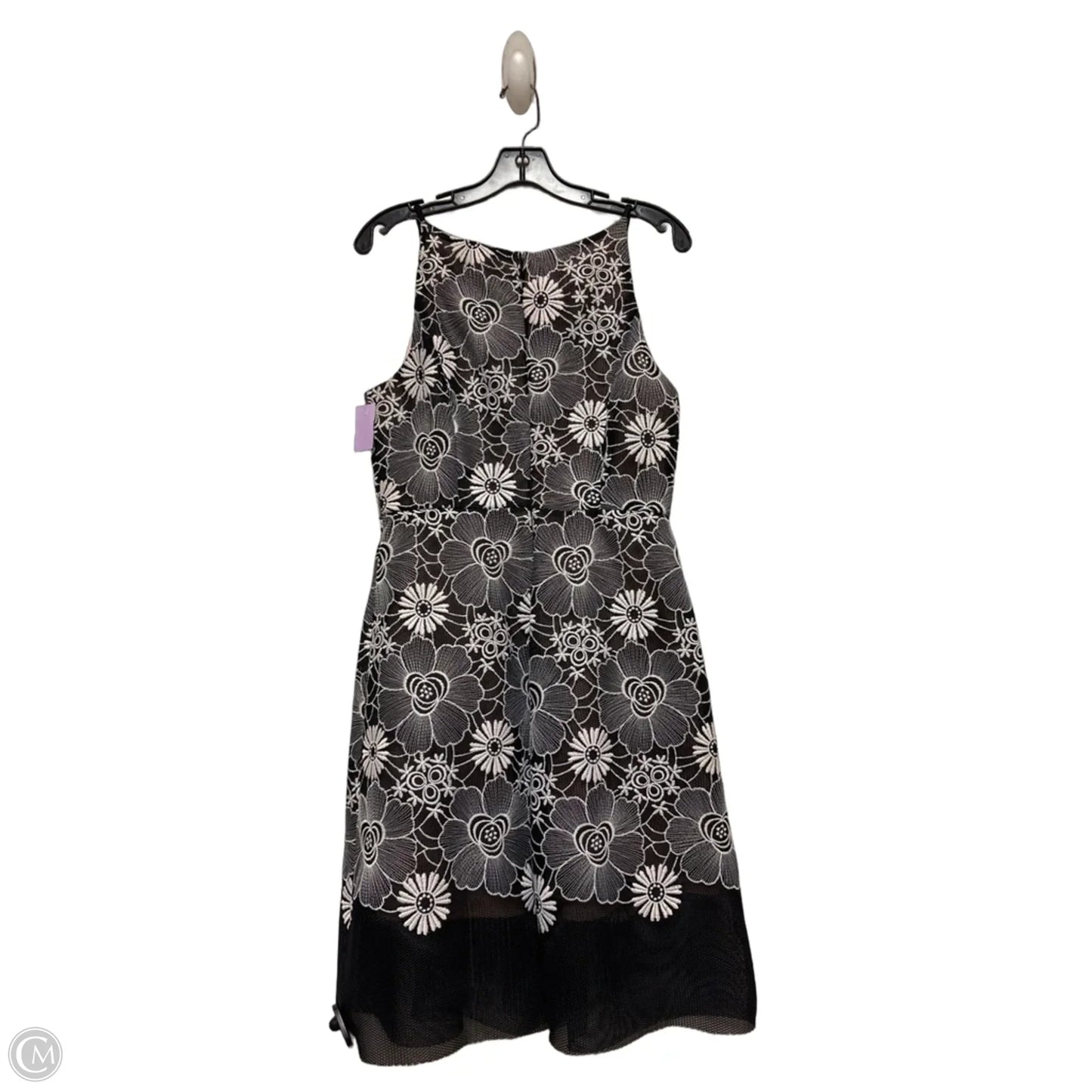 Dress Casual Short By Badgley Mischka In Black & White, Size: S