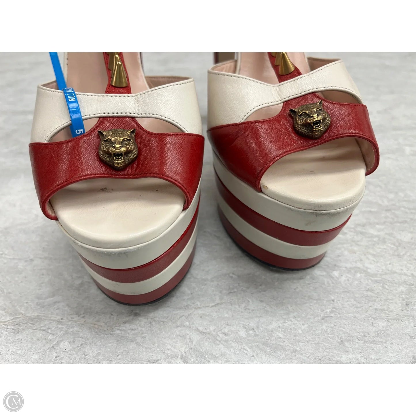 Shoes Luxury Designer By Gucci In Cream & Red, Size: 10