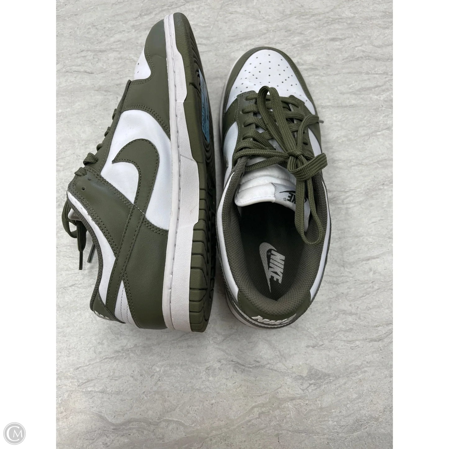 Shoes Sneakers By Nike In Green & White, Size: 9.5