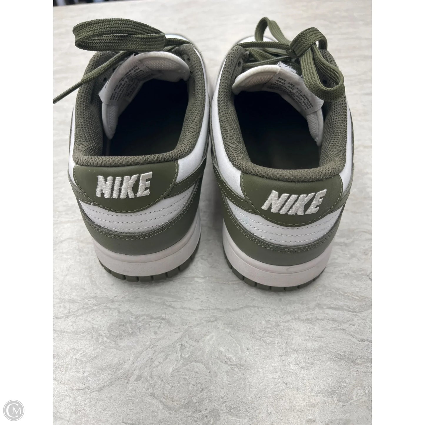 Shoes Sneakers By Nike In Green & White, Size: 9.5