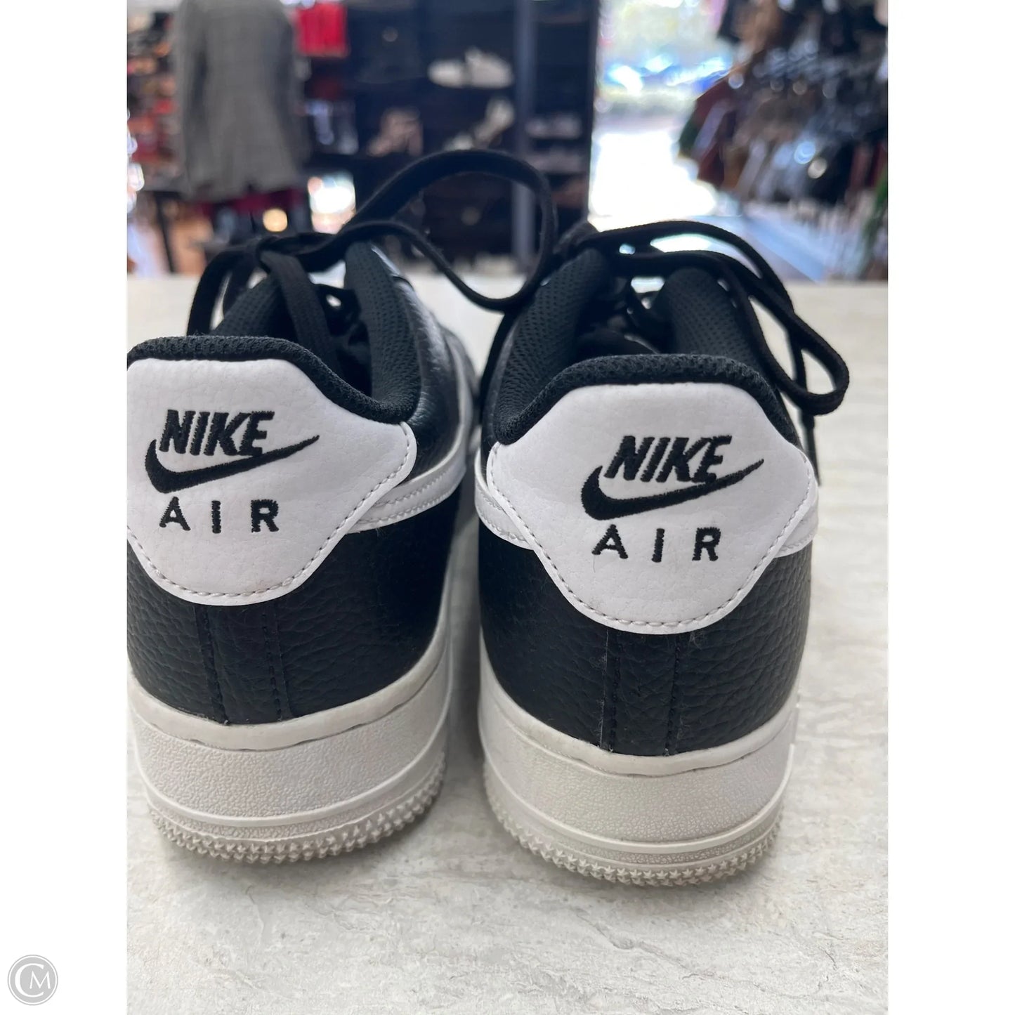 Shoes Sneakers By Nike In Black & White, Size: 8.5