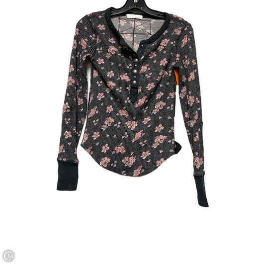 Top Long Sleeve By We The Free In Floral Print, Size: Xs