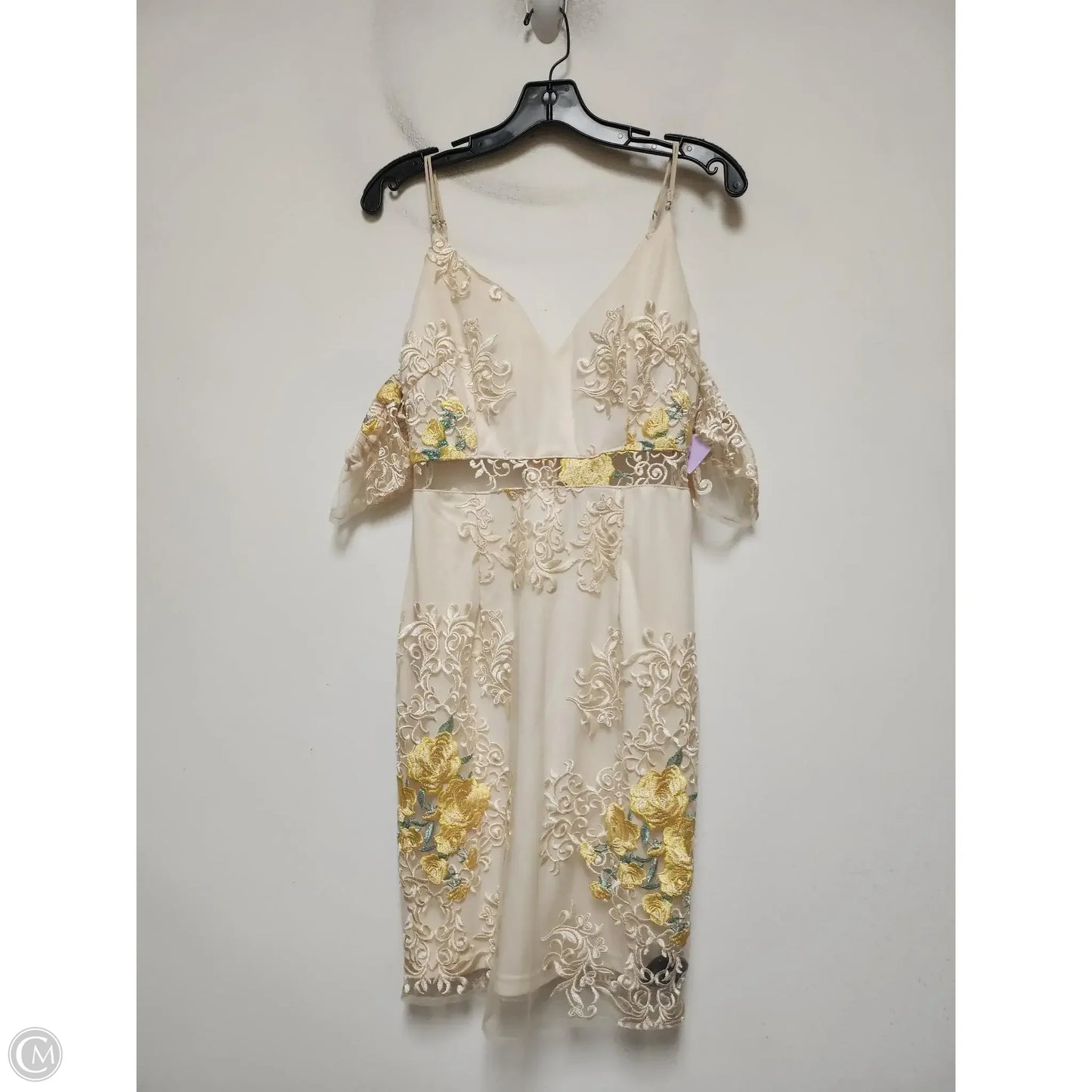 Dress Party Short By Clothes Mentor In Cream & Yellow, Size: M