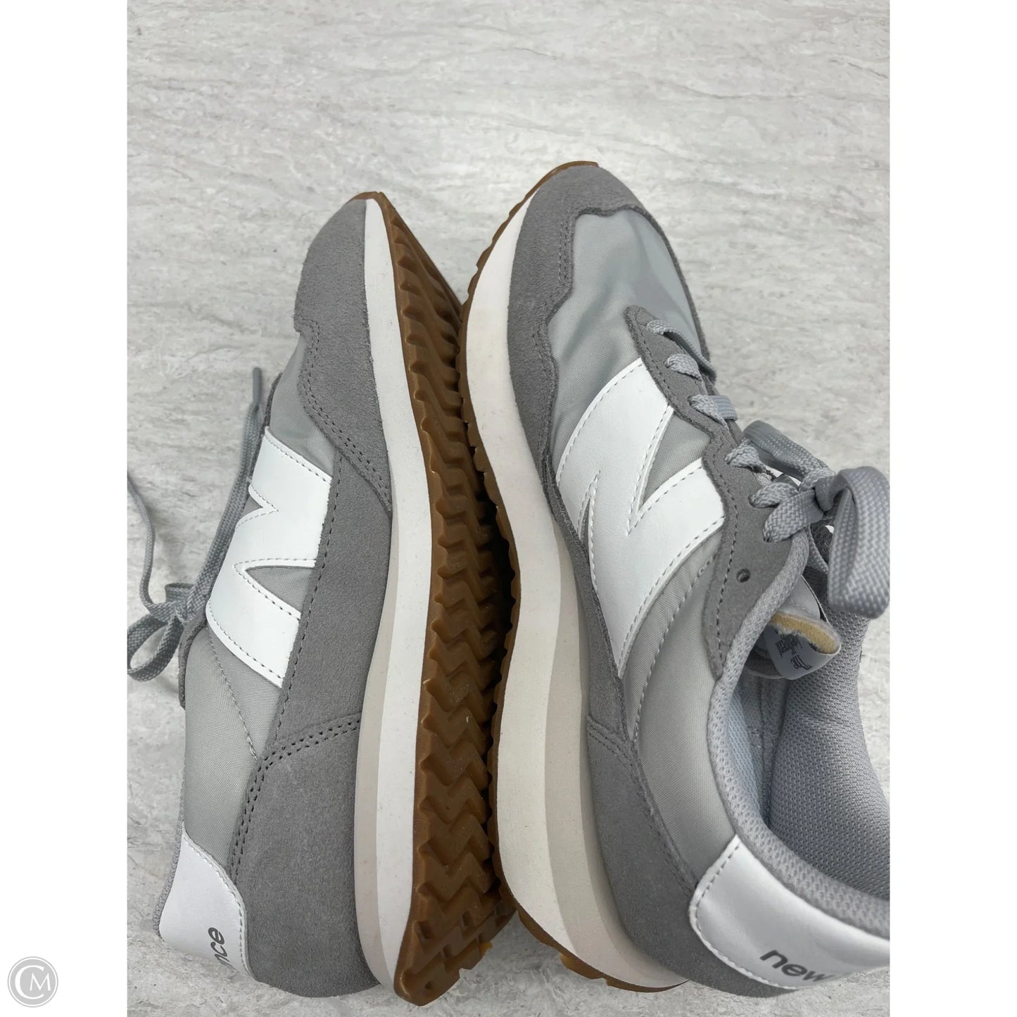 Shoes Sneakers By New Balance In Grey, Size: 9.5