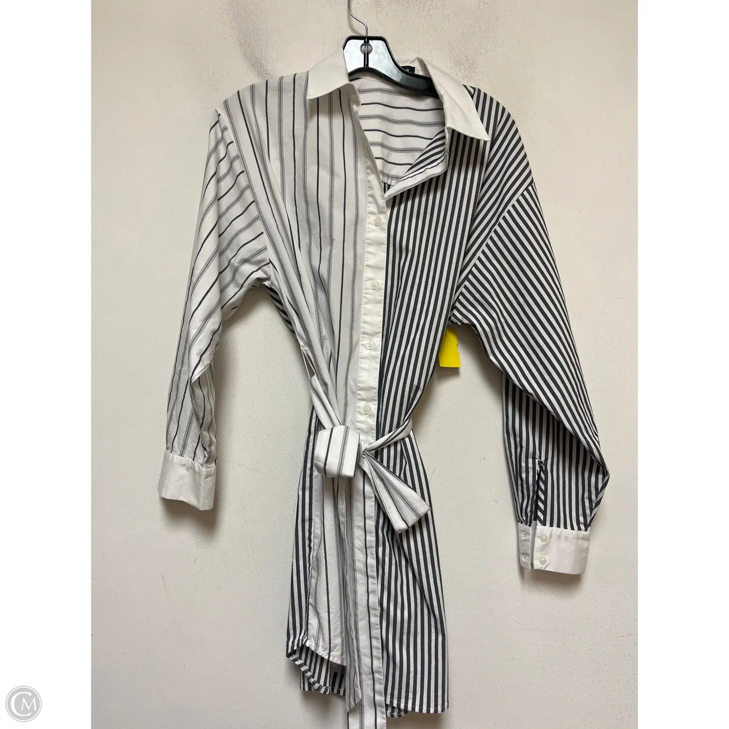 Dress Casual Short By Express In Striped Pattern, Size: Xs