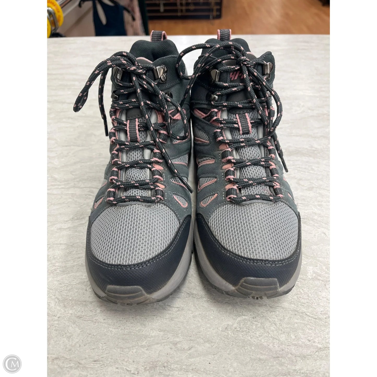 Boots Hiking By Clothes Mentor In Grey & Pink, Size: 8