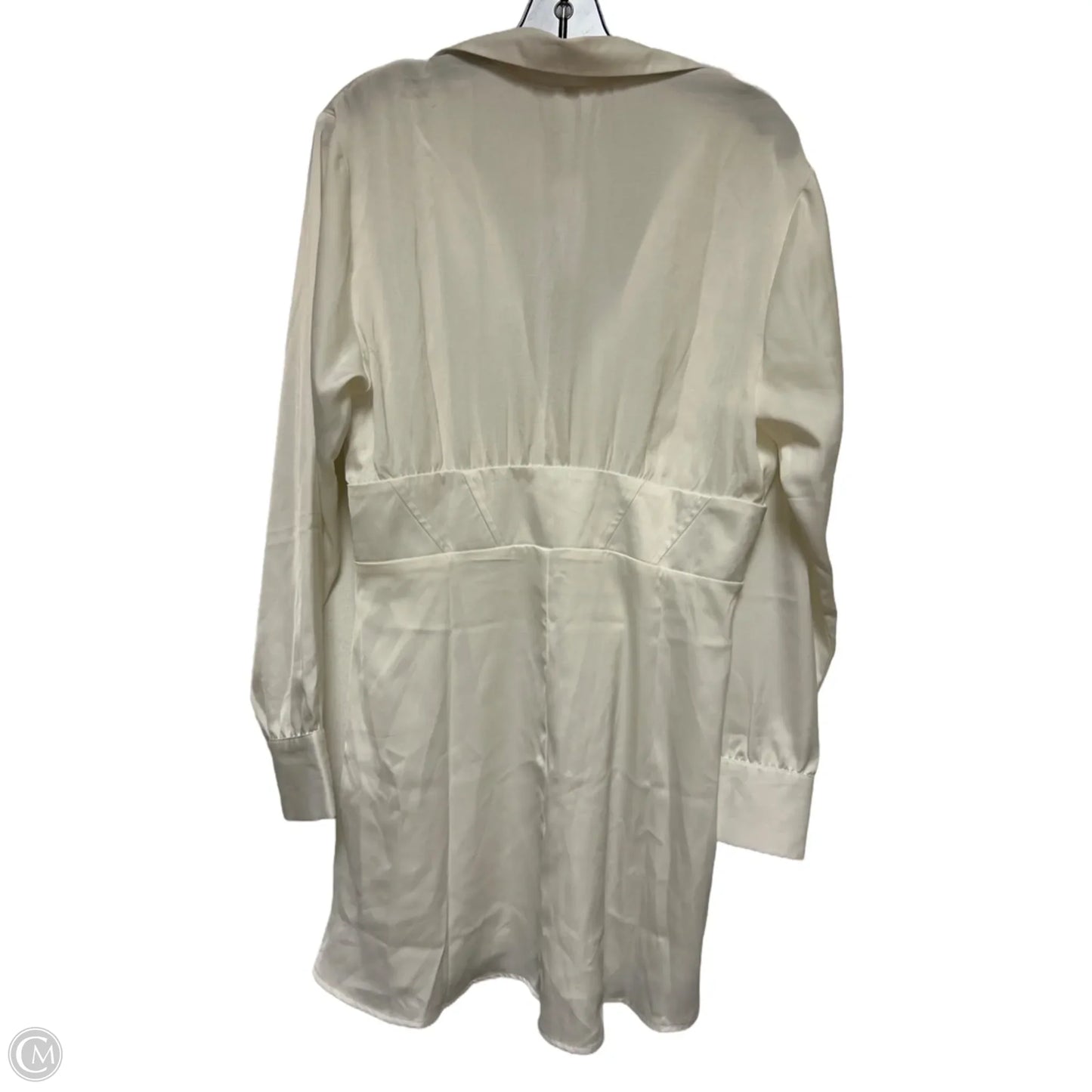 Dress Casual Short By Urban Outfitters In White, Size: Xl