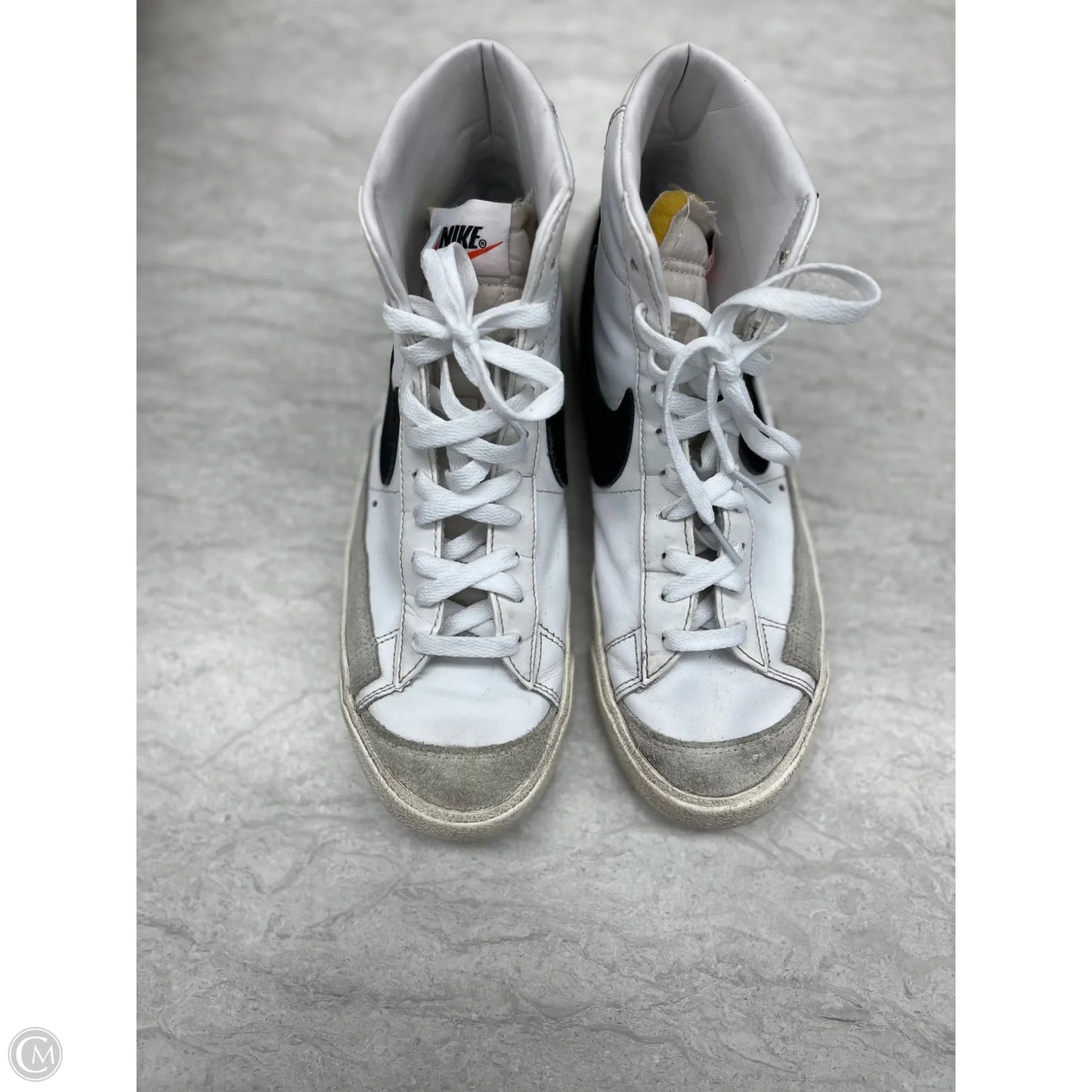 Shoes Sneakers By Nike In Black & White, Size: 9