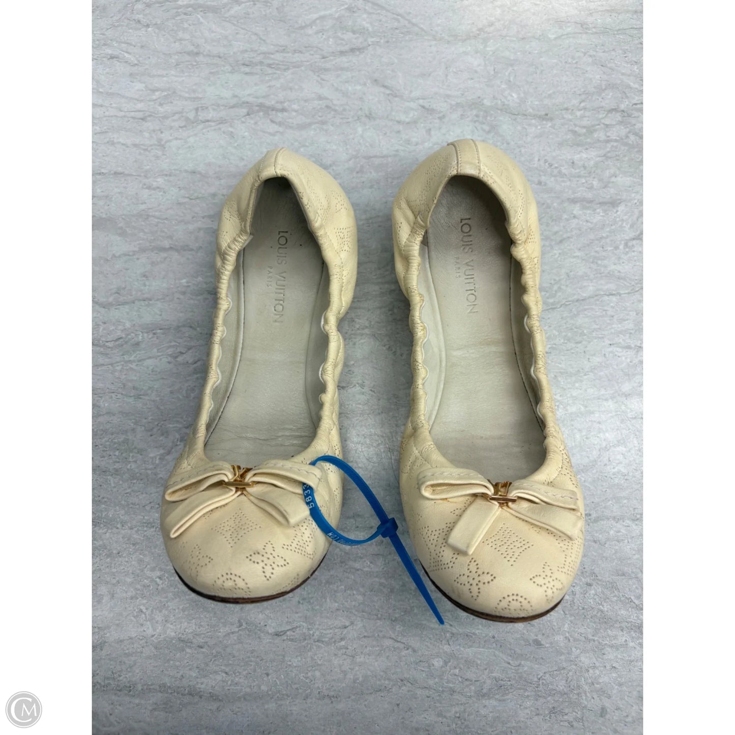 Shoes Luxury Designer By Louis Vuitton In Ivory, Size: 8