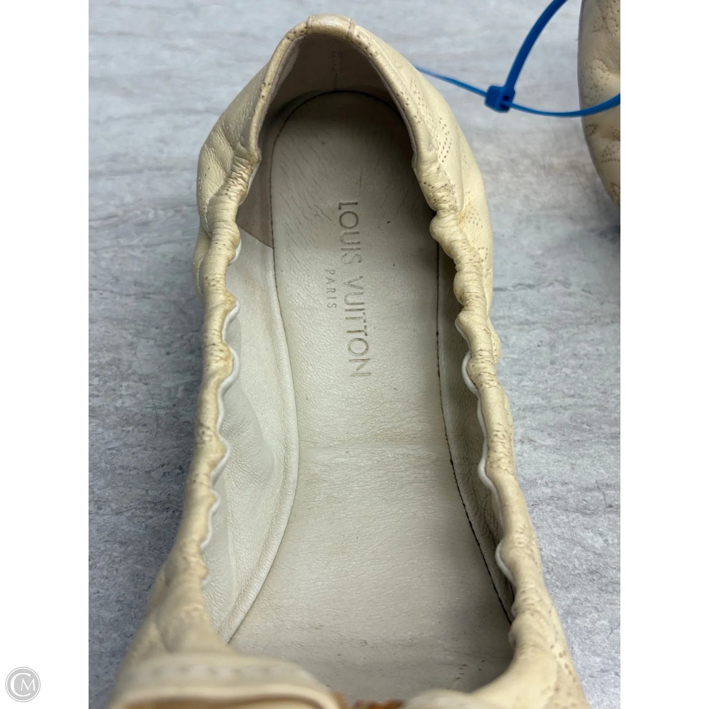 Shoes Luxury Designer By Louis Vuitton In Ivory, Size: 8