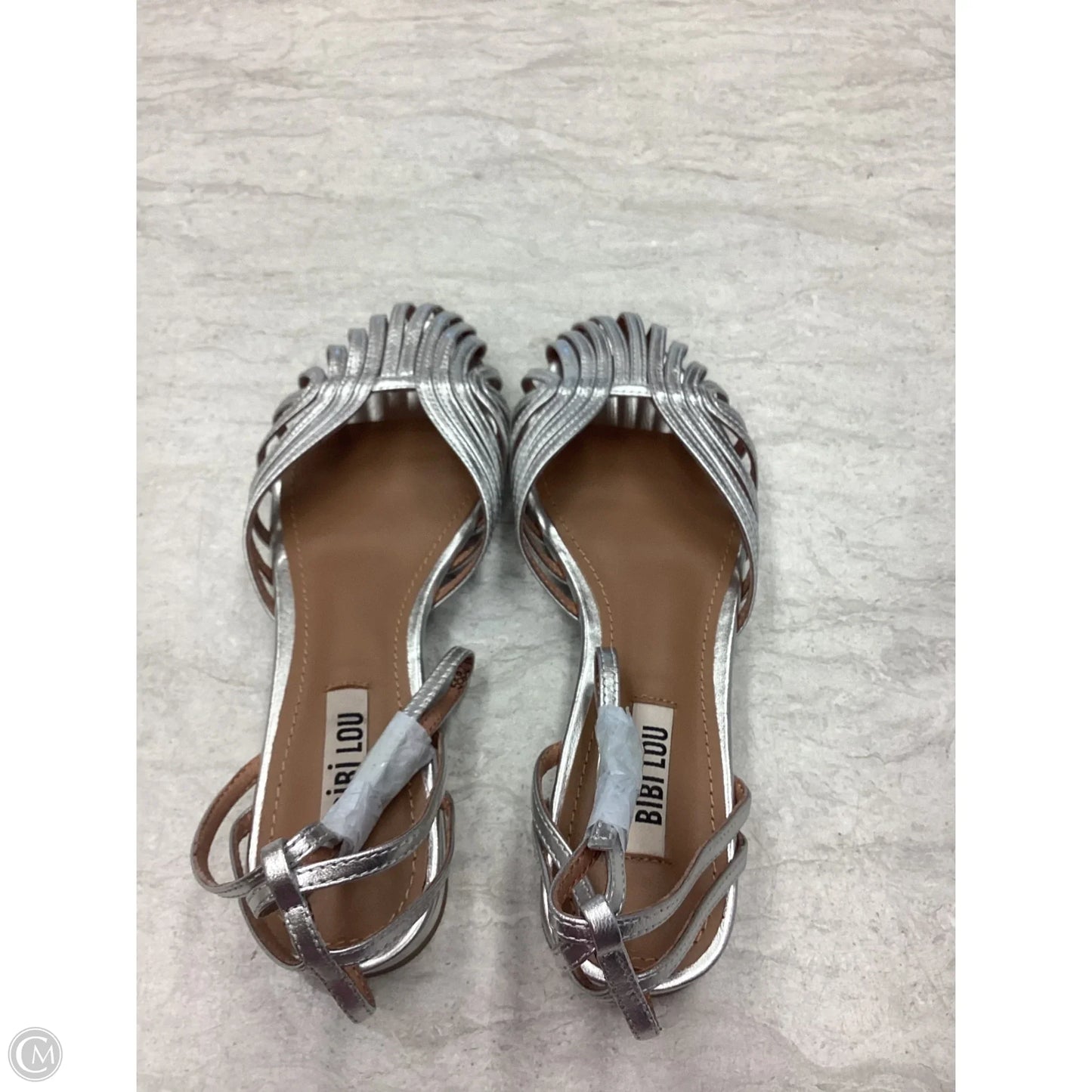 Shoes Flats By Clothes Mentor In Silver, Size: 7