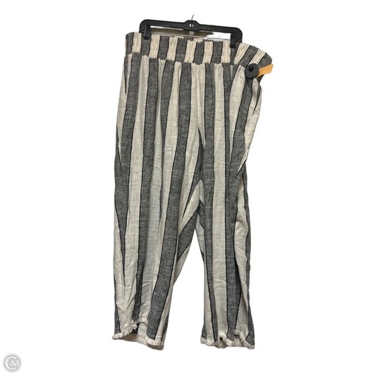 Pants Cropped By Attyre In Cream & Grey, Size: 22