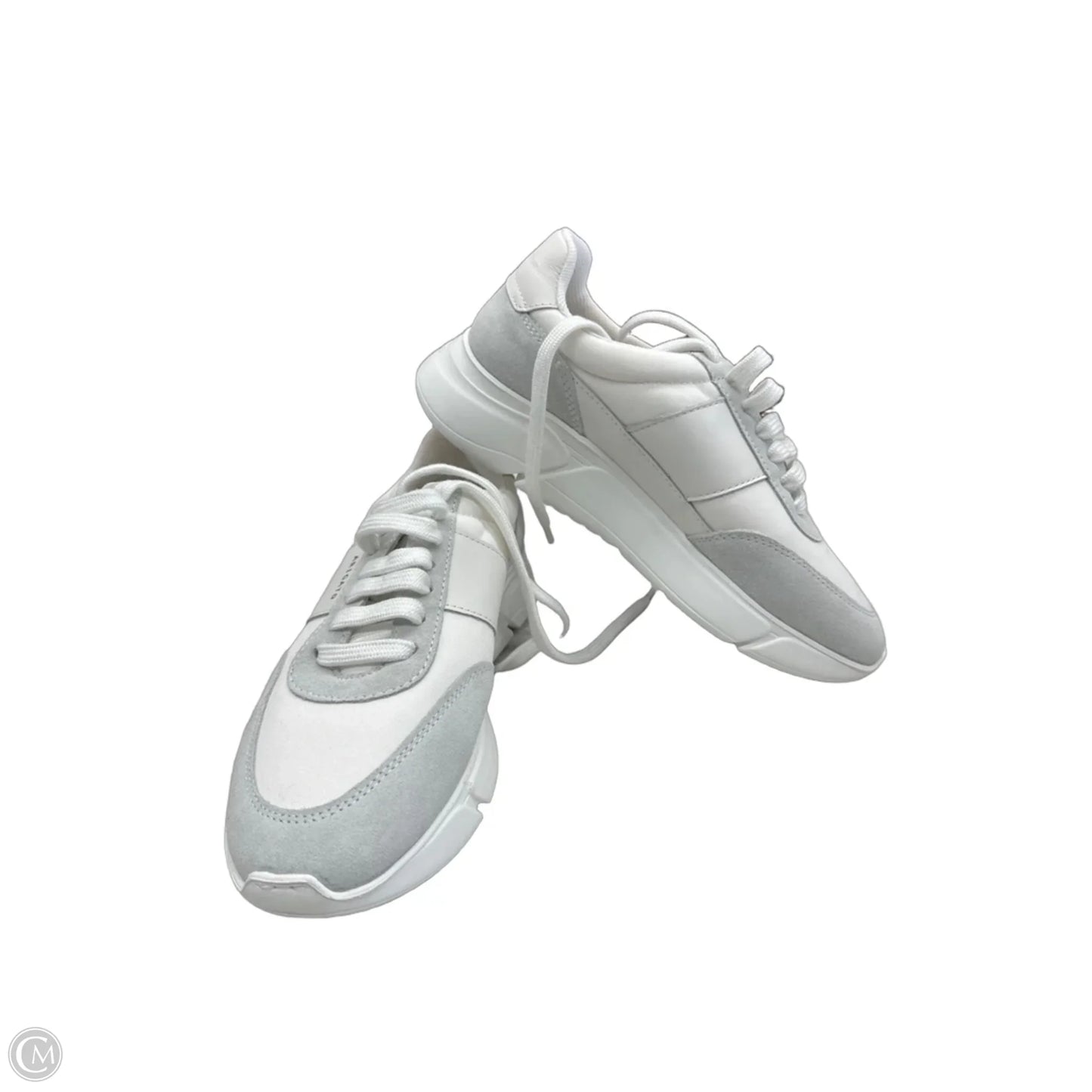 Shoes Sneakers By Clothes Mentor In Grey & White, Size: 7.5