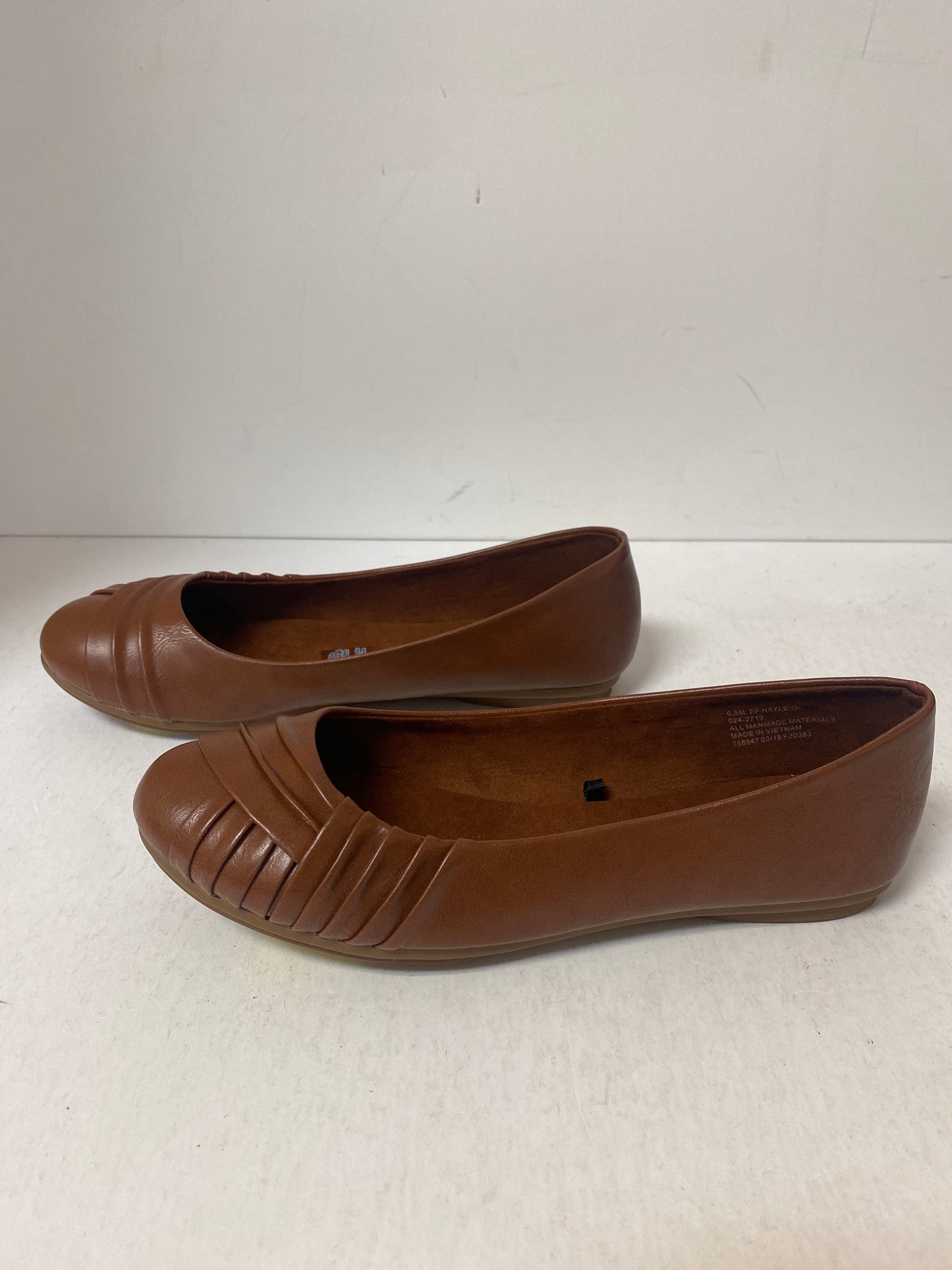 Shoes Flats By East 5th In Brown, Size: 6.5