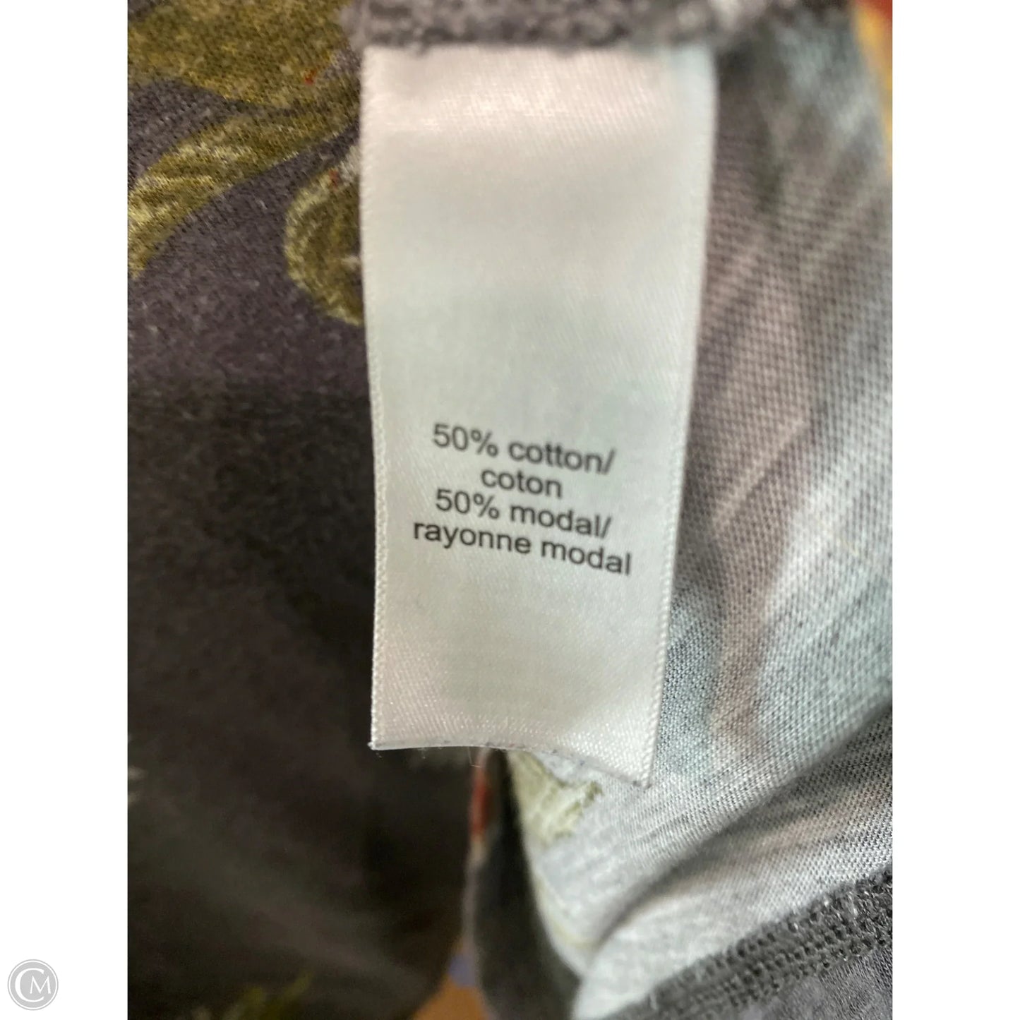 Top Short Sleeve By Maurices In Grey, Size: M