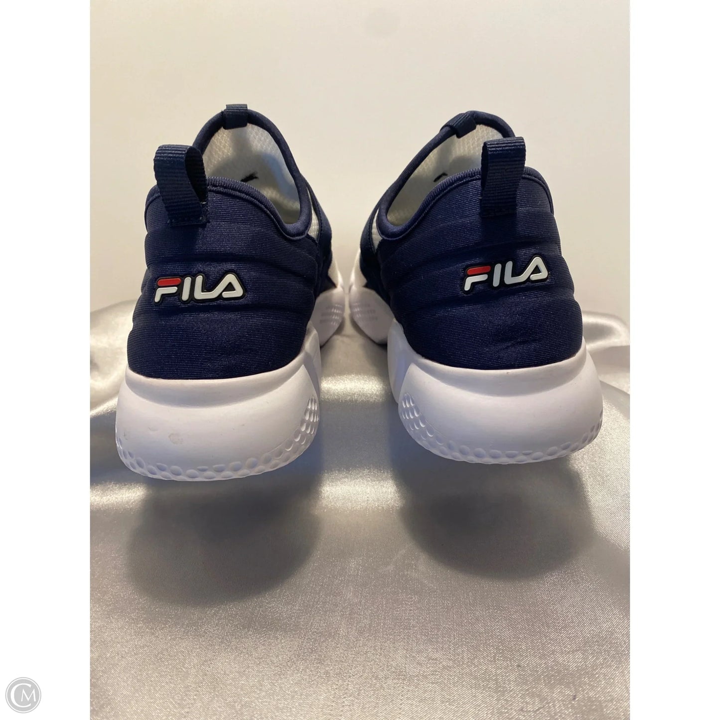 Shoes Athletic By Fila In White, Size: 9.5