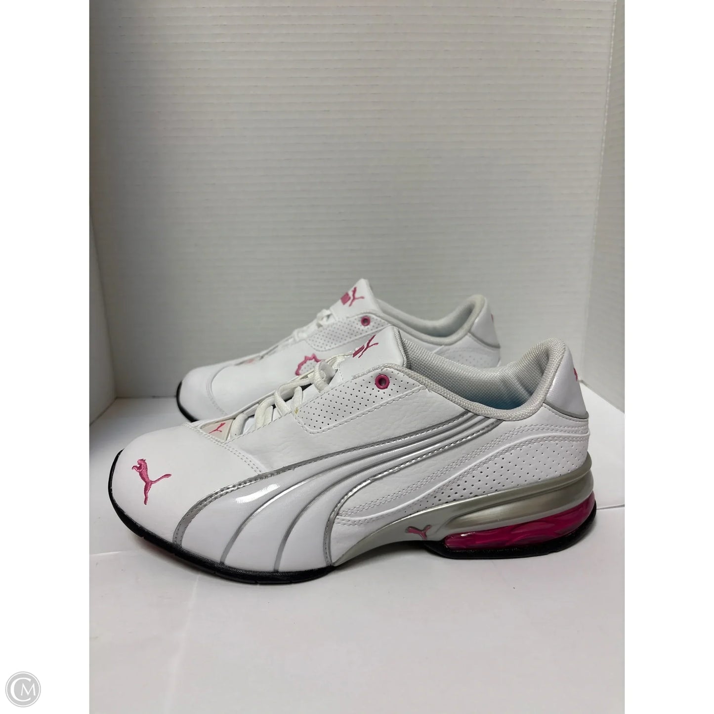 Shoes Athletic By Puma In White, Size: 8.5