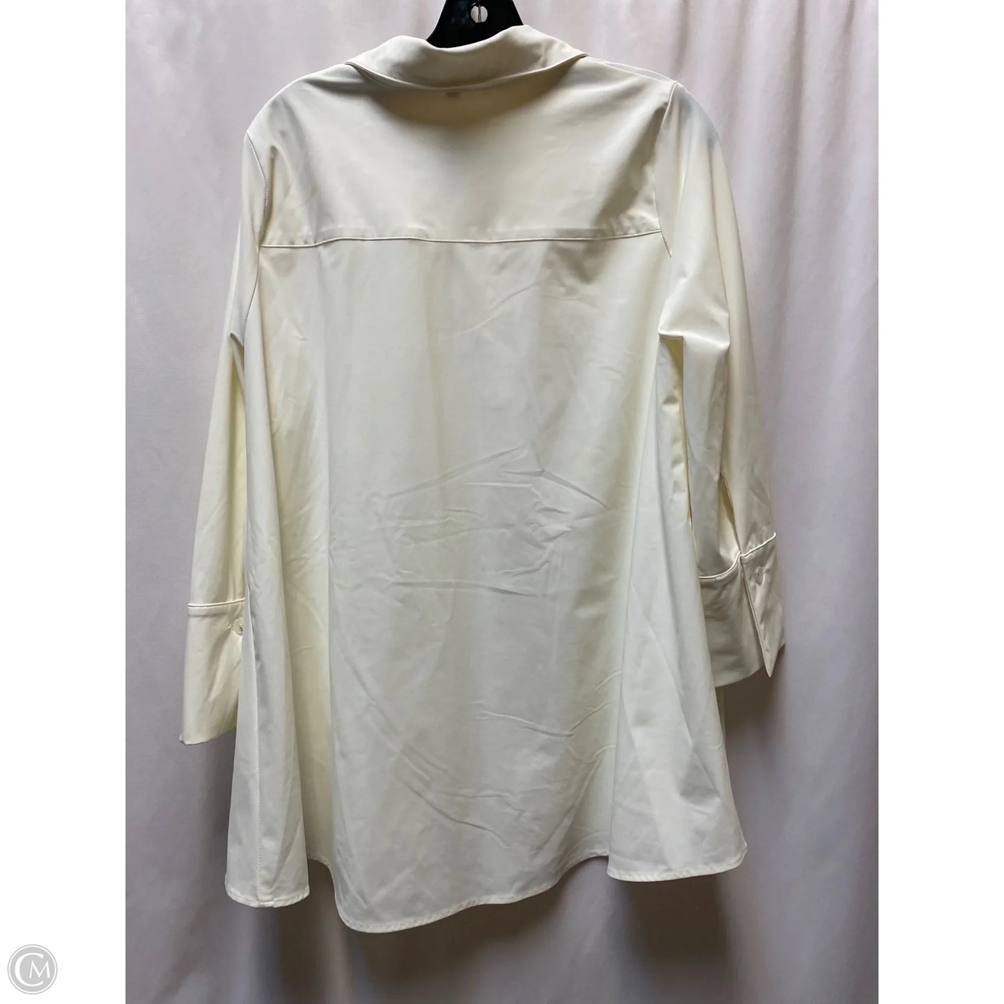 Top Long Sleeve By Clothes Mentor In Cream, Size: M