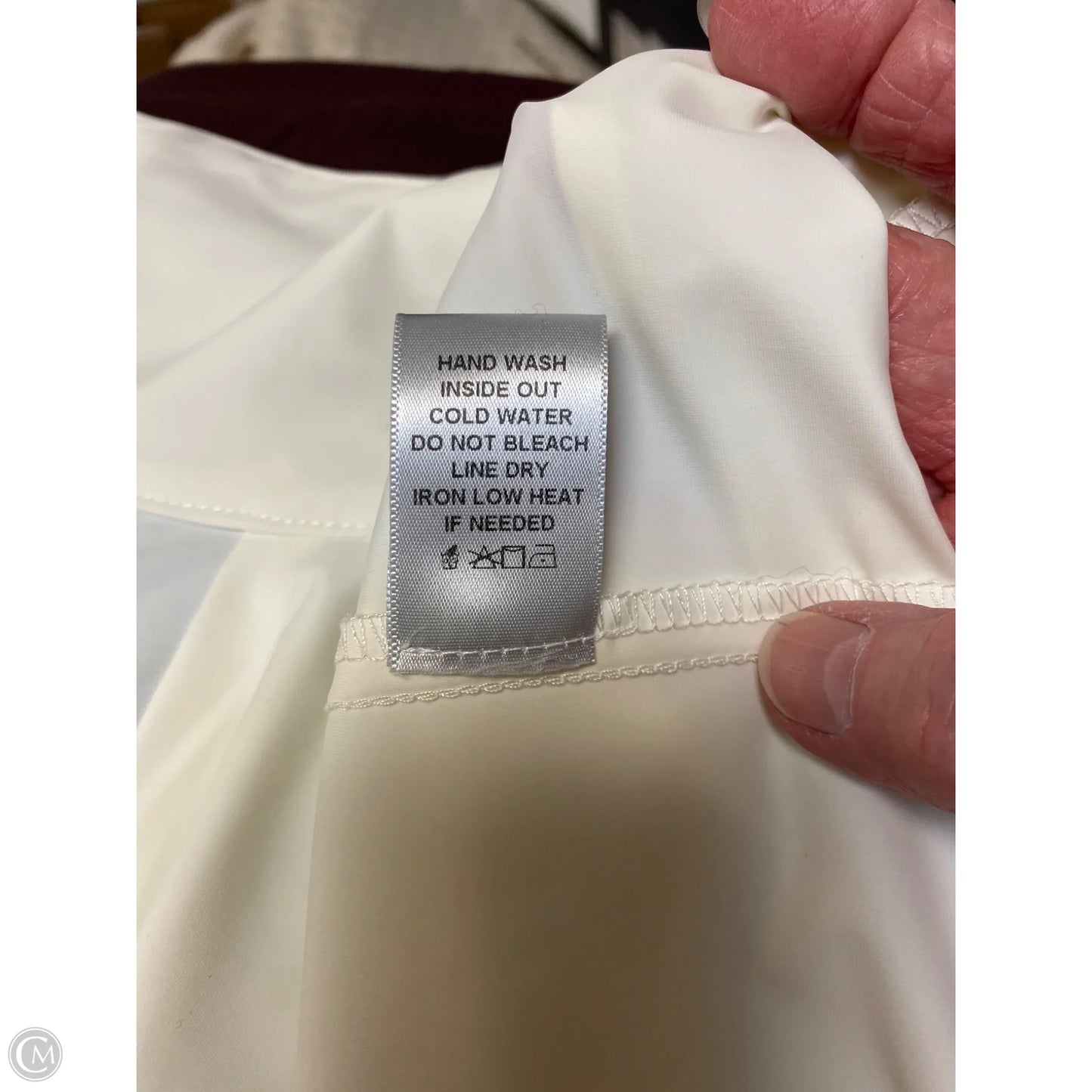 Top Long Sleeve By Clothes Mentor In Cream, Size: M