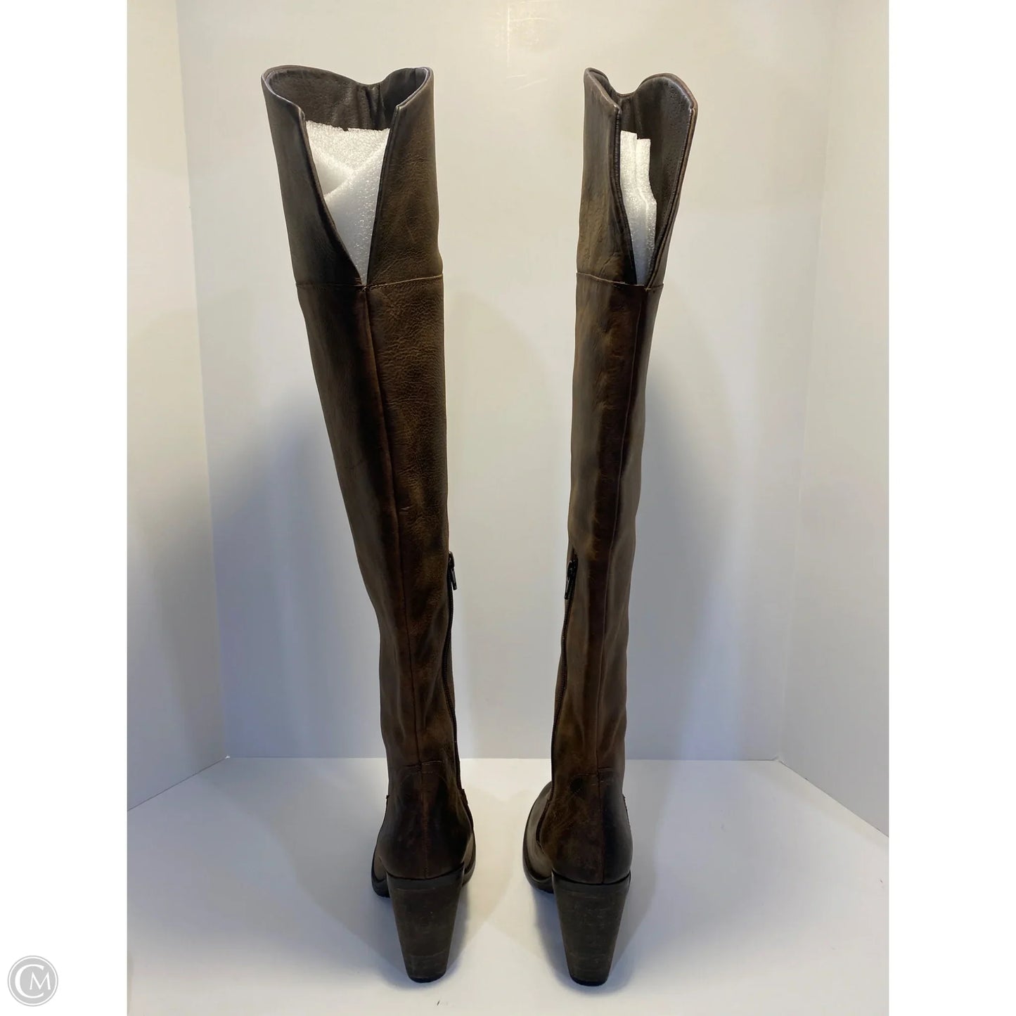 Boots Knee Heels By Clothes Mentor In Brown, Size: 7