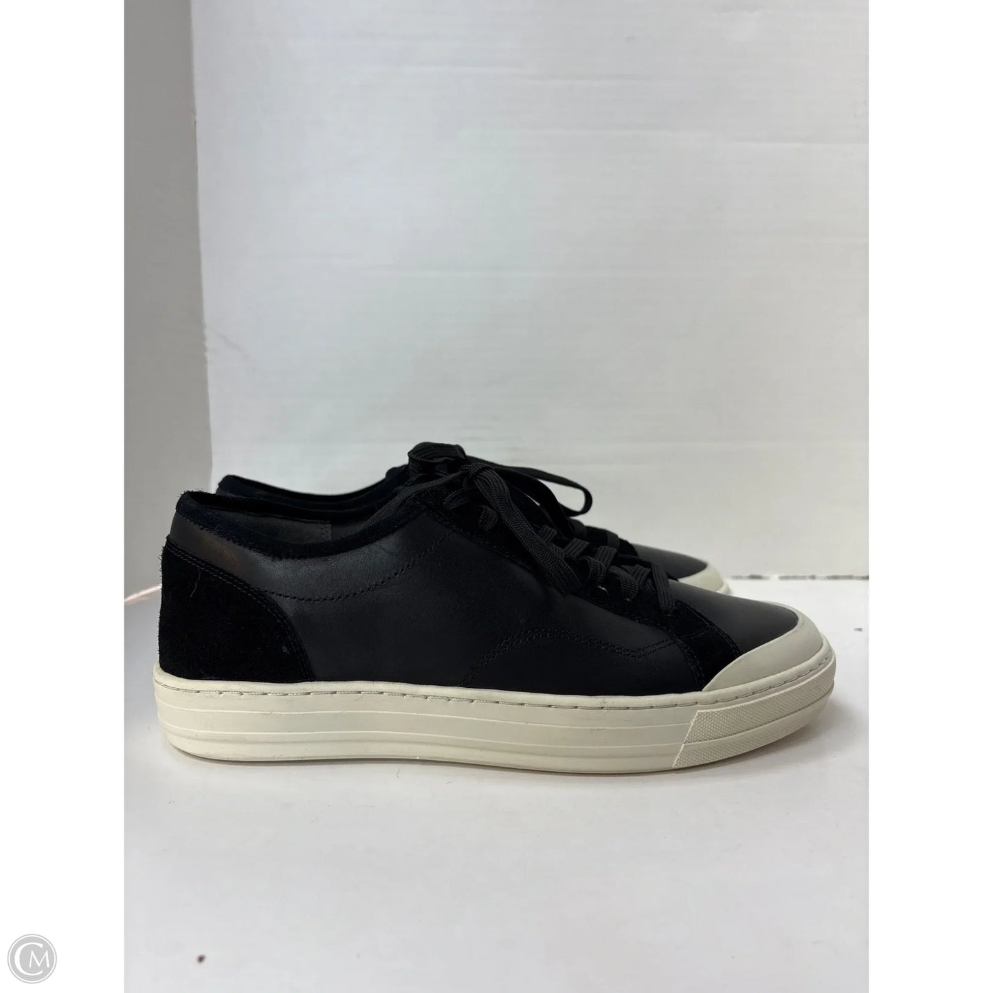 Shoes Flats By Vince In Black, Size: 8