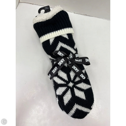 Socks By Dkny In Black & White, Size: M