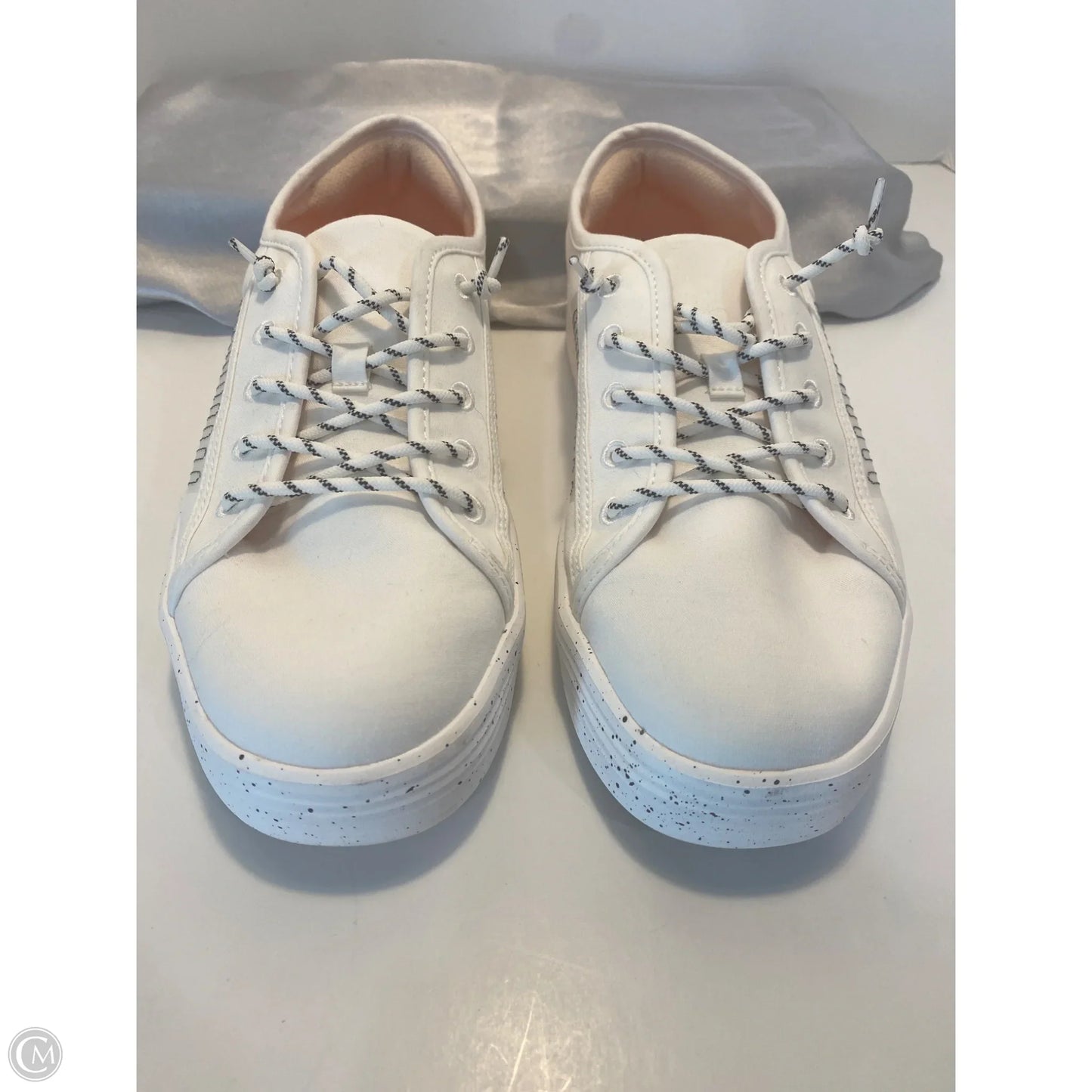 Shoes Sneakers By Hey Dude In White, Size: 10