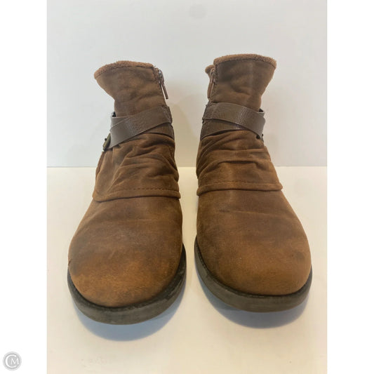 Boots Ankle Flats By Clothes Mentor In Brown, Size: 7