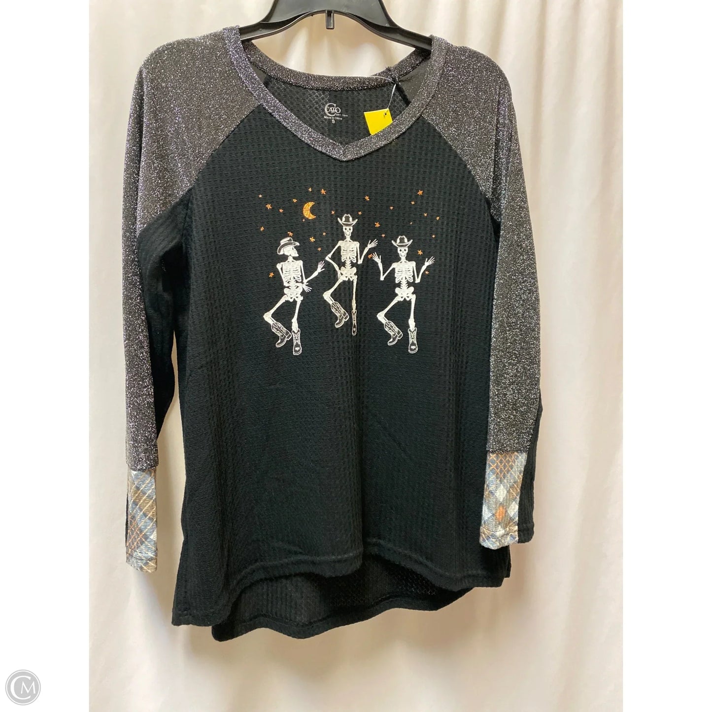 Top Long Sleeve By Cato In Black, Size: S