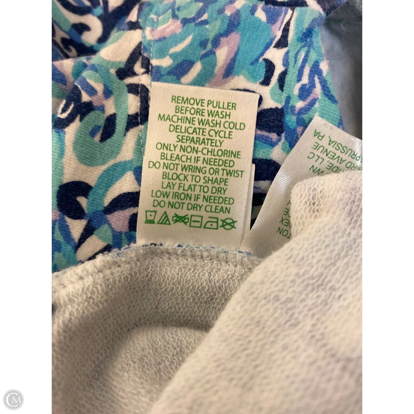 Top Long Sleeve Designer By Lilly Pulitzer In Blue, Size: S