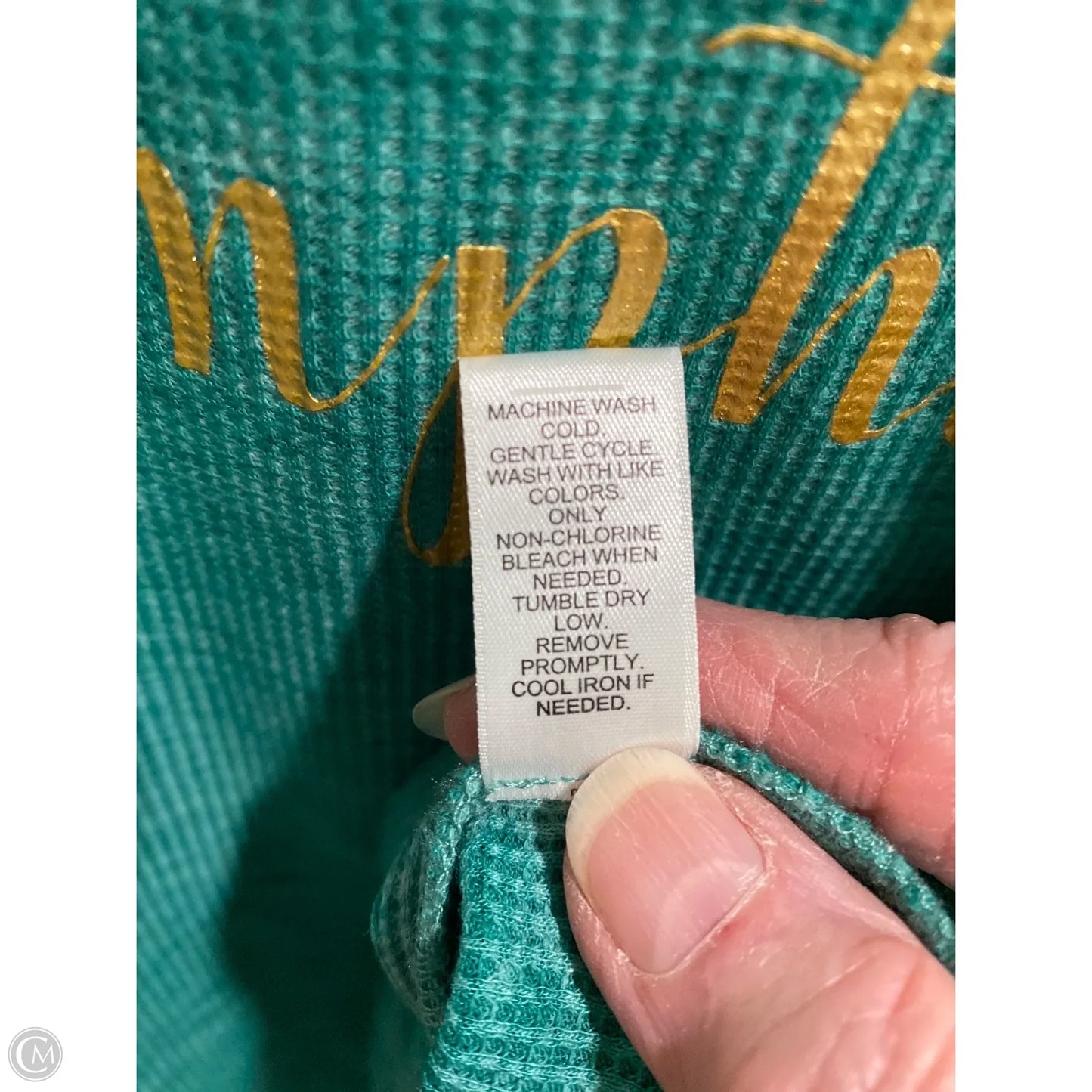 Top Long Sleeve By Cato In Green, Size: M