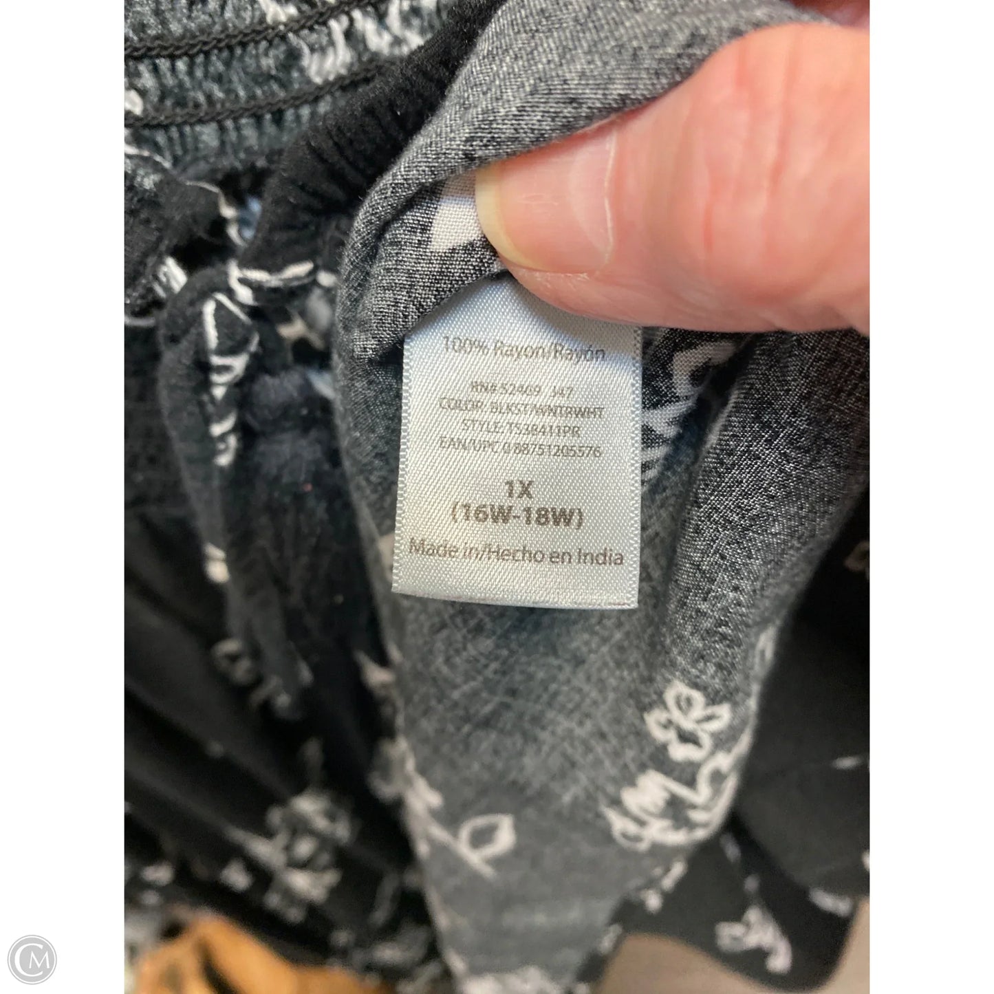 Top Short Sleeve By Terra & Sky In Black, Size: 1x