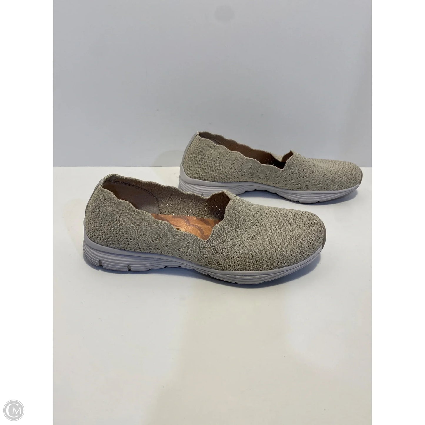 Shoes Flats By Skechers In Tan, Size: 6