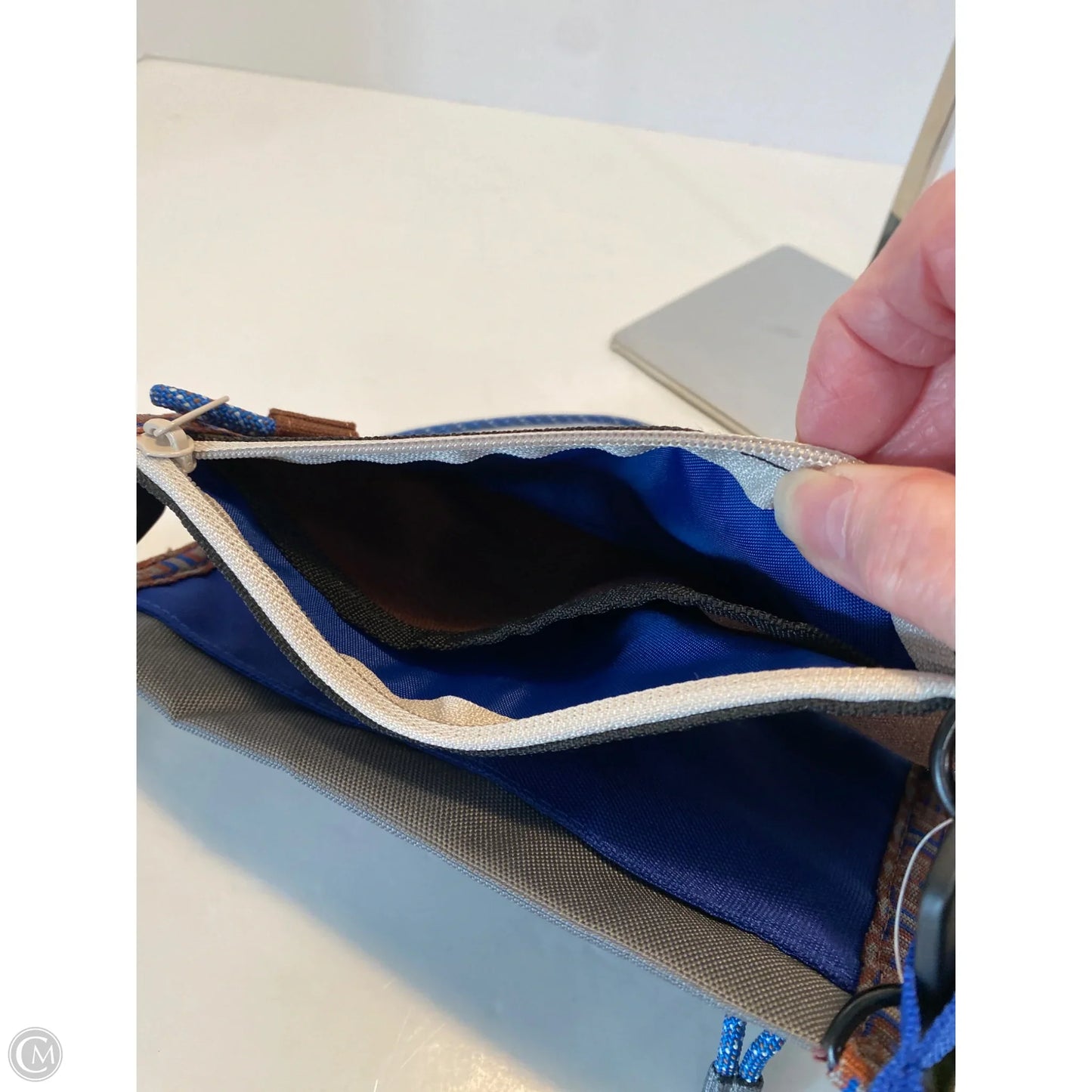 Crossbody By Kavu, Size: Medium