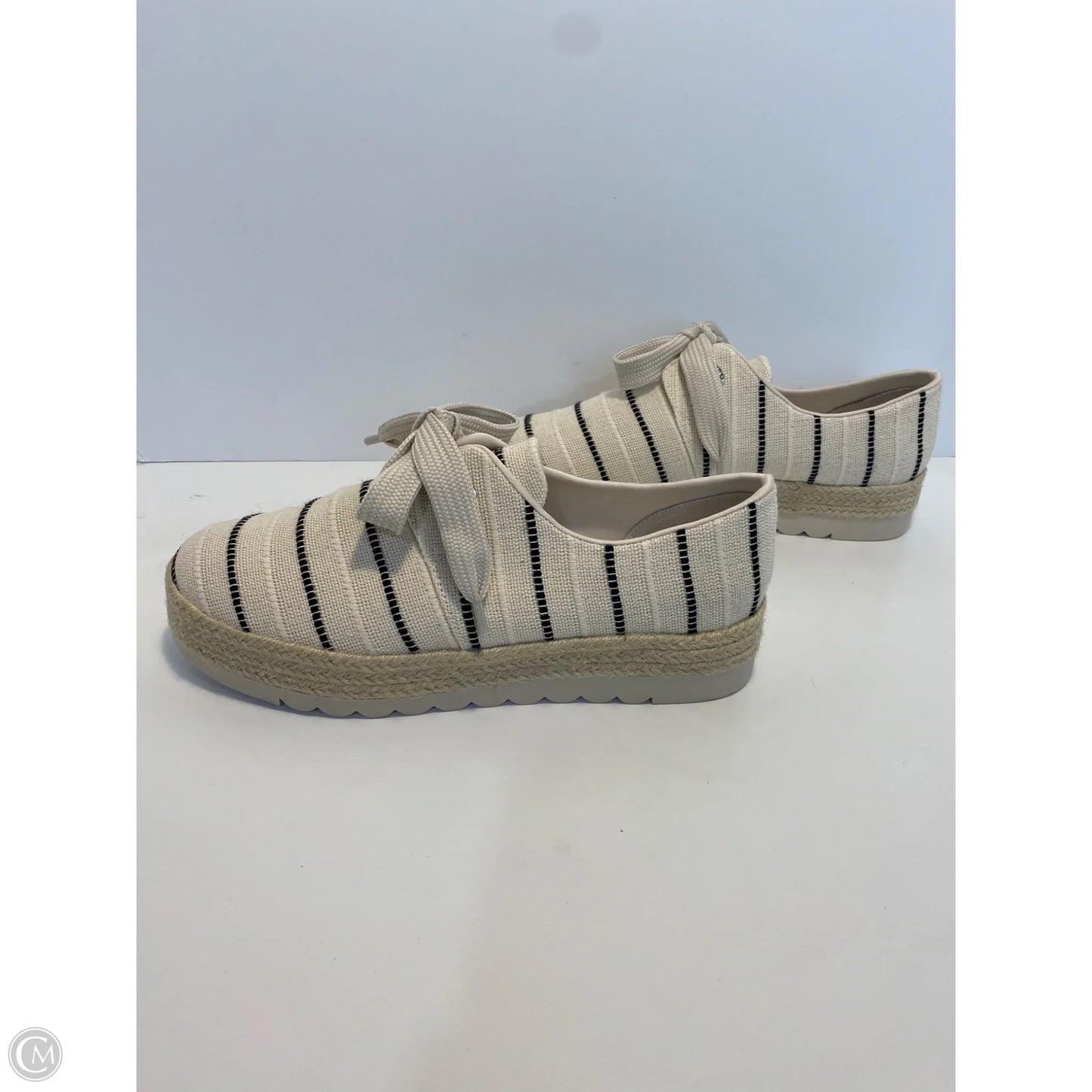 Shoes Sneakers By Crown And Ivy In Tan, Size: 8.5