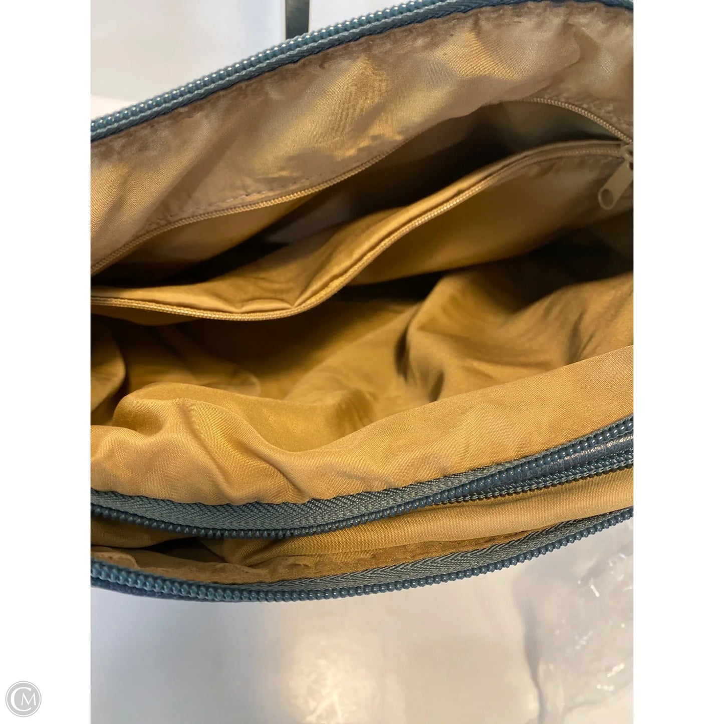 Handbag By Clothes Mentor, Size: Medium