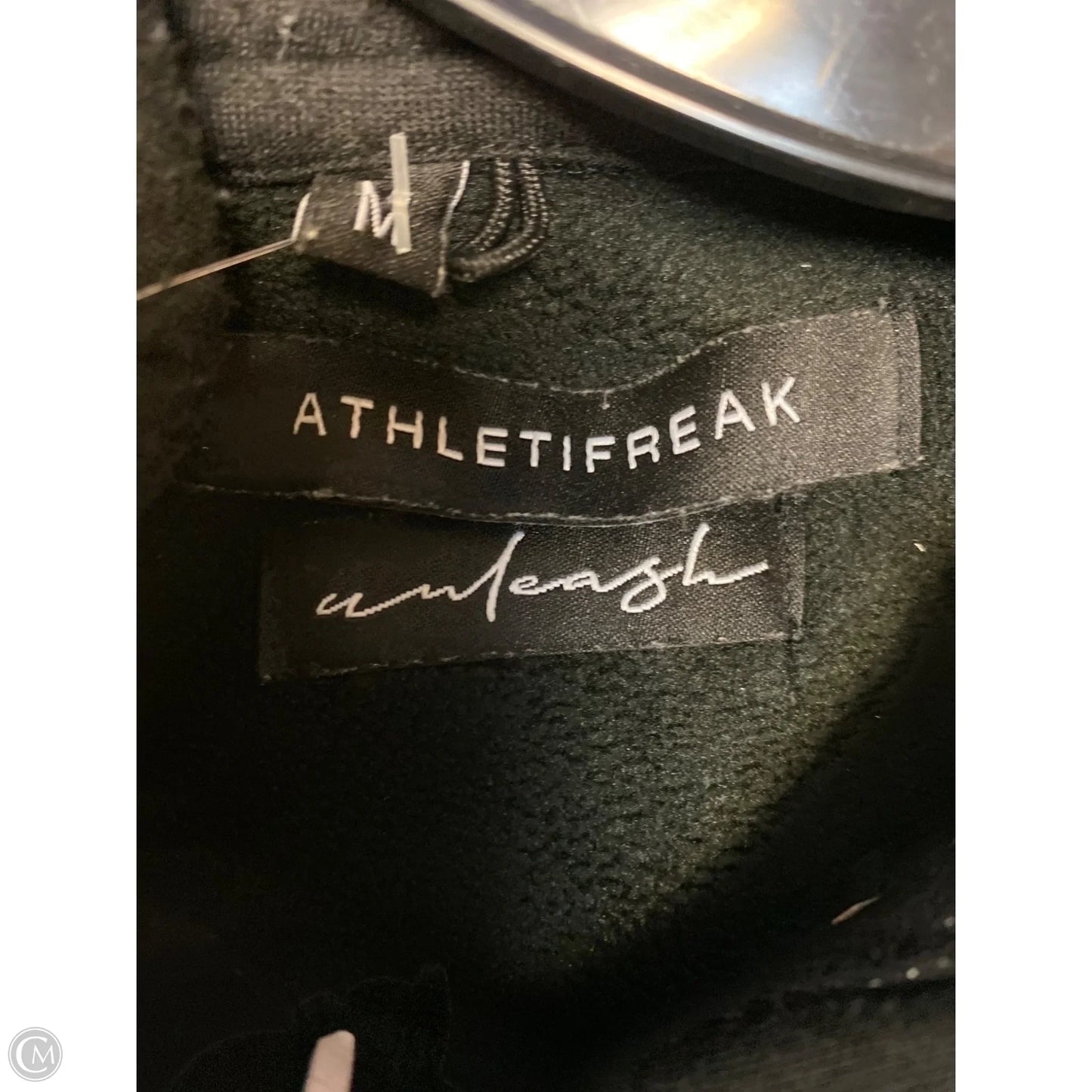 Athletic Sweatshirt Hoodie By Clothes Mentor In Black, Size: M