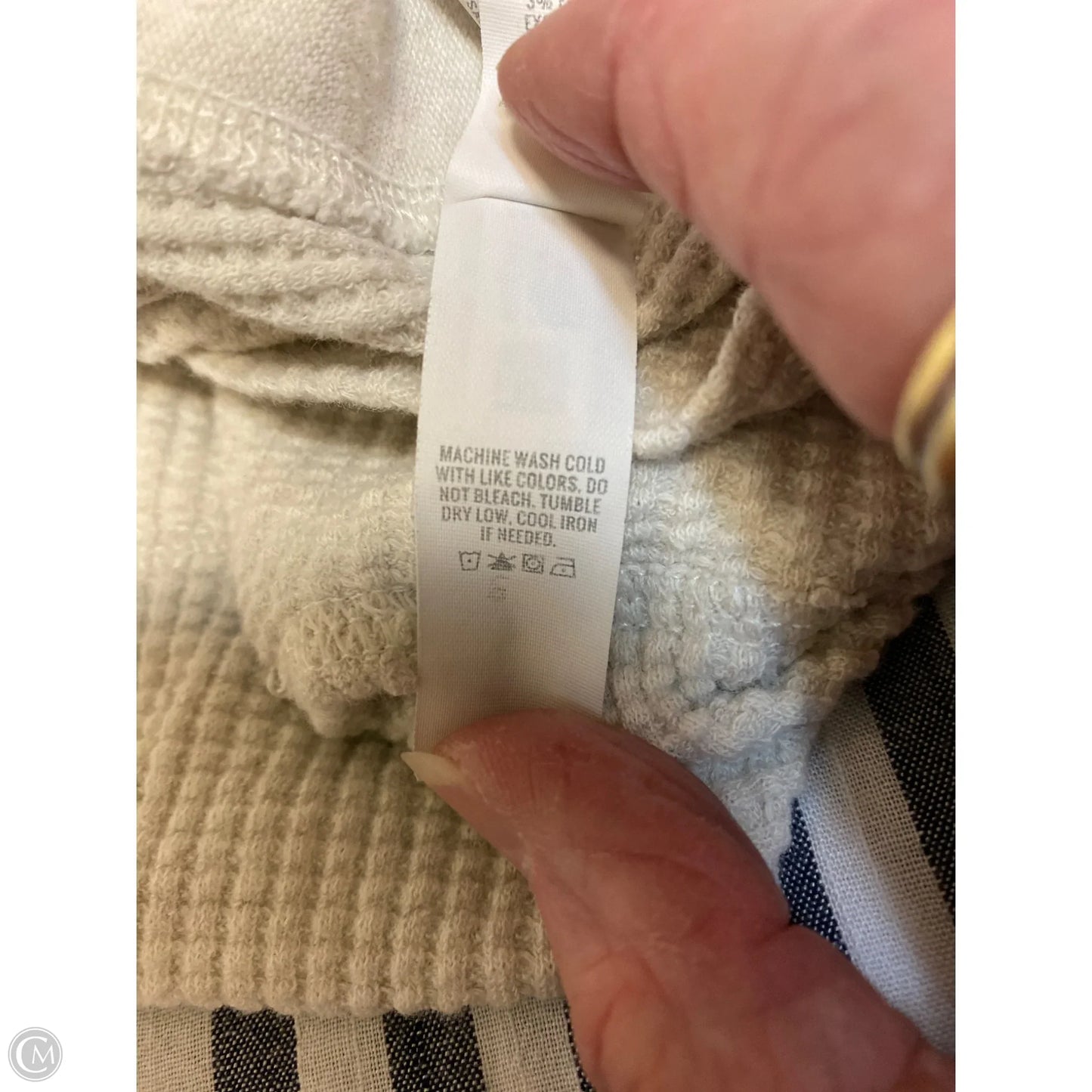 Top Long Sleeve By Aerie In Cream, Size: S