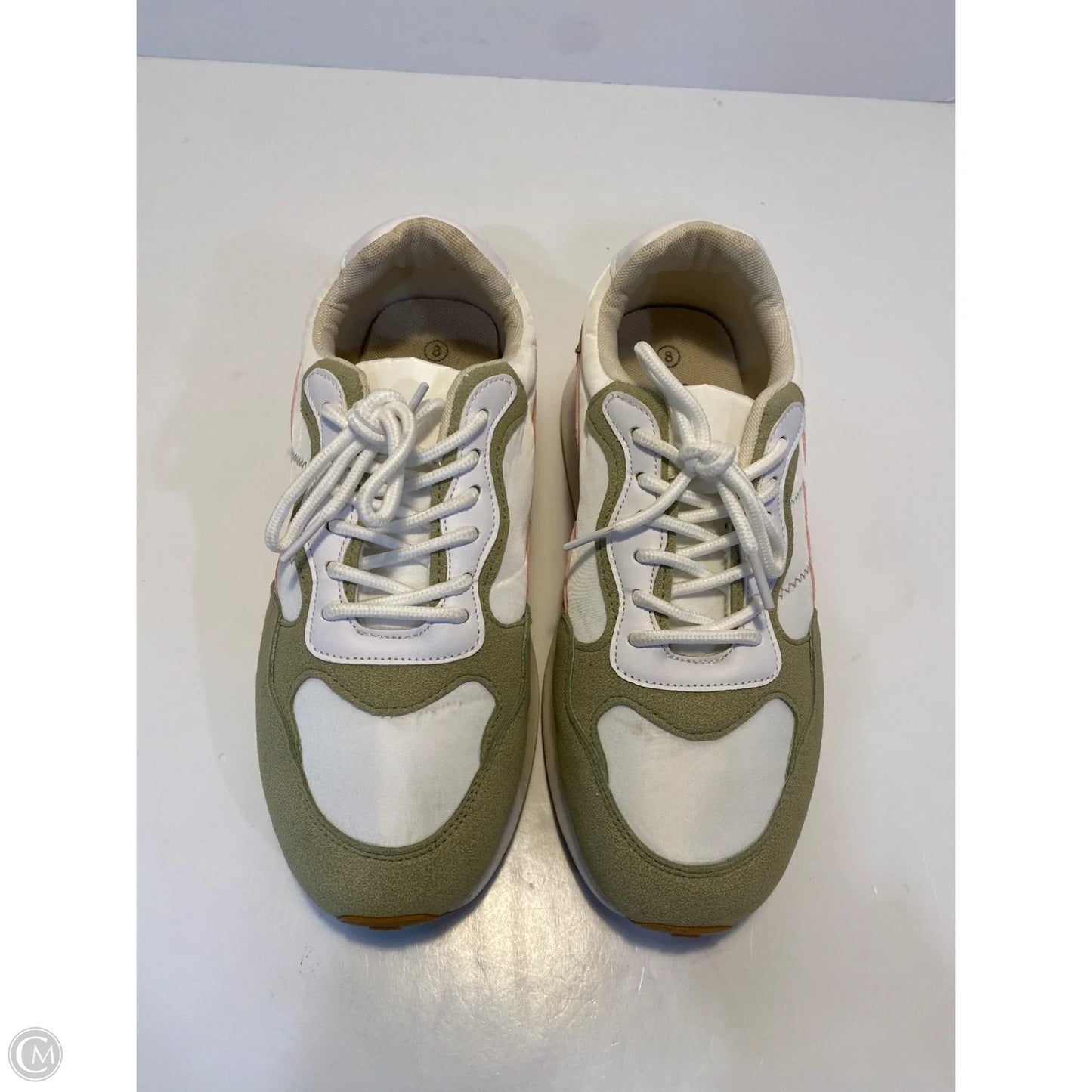 Shoes Sneakers By Clothes Mentor In White, Size: 8