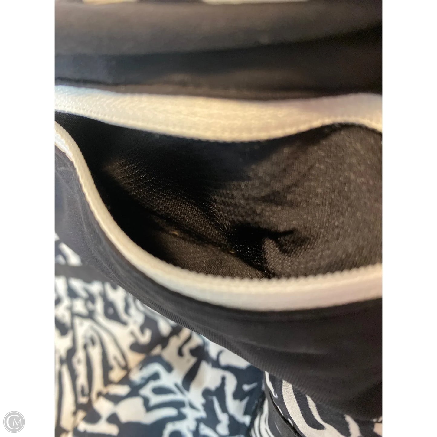 Athletic Shorts By Lululemon In Black & White, Size: 6