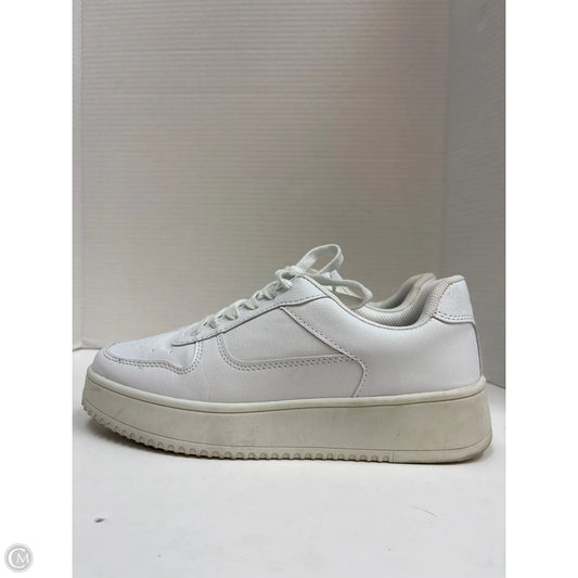 Shoes Athletic By No Boundaries In White, Size: 9
