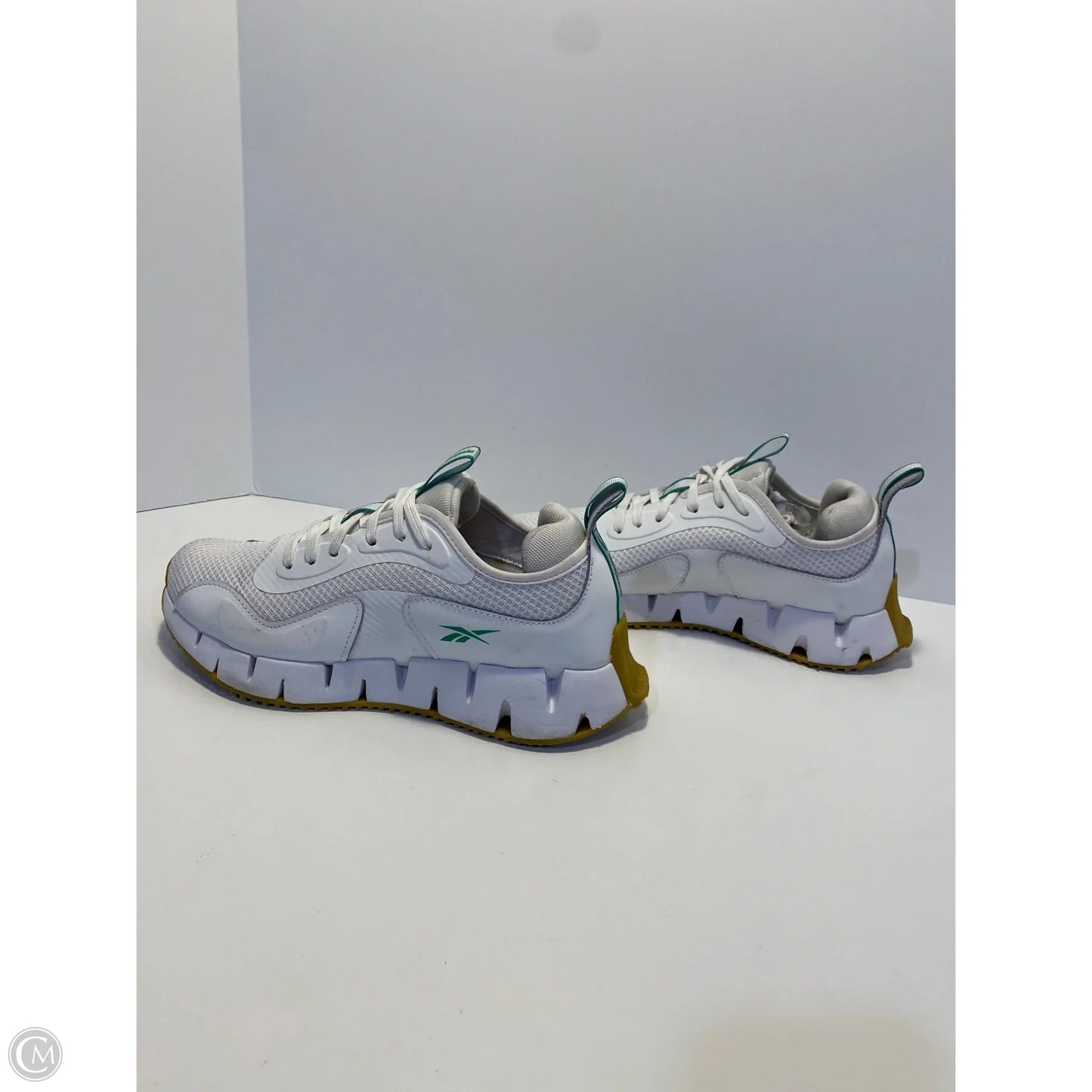 Shoes Athletic By Reebok In White, Size: 7.5