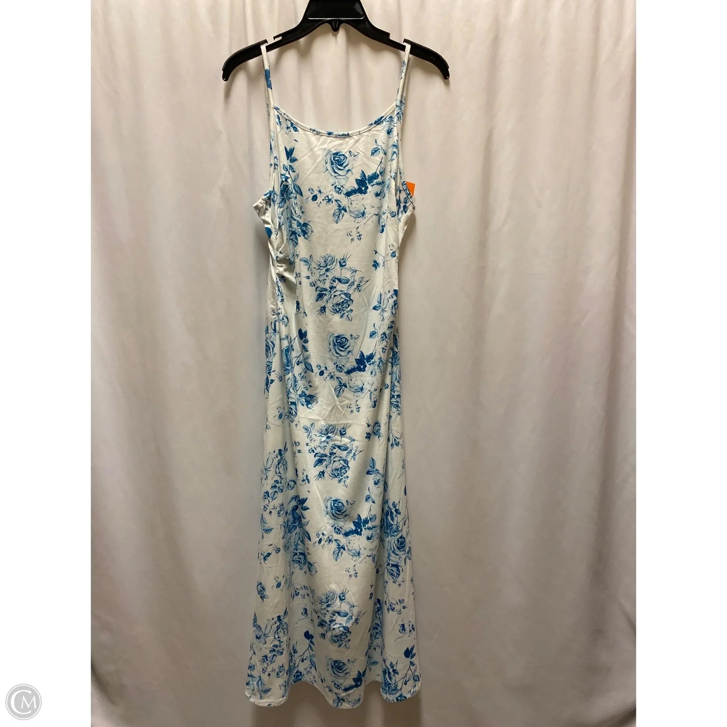 Dress Casual Maxi By Clothes Mentor In White, Size: M