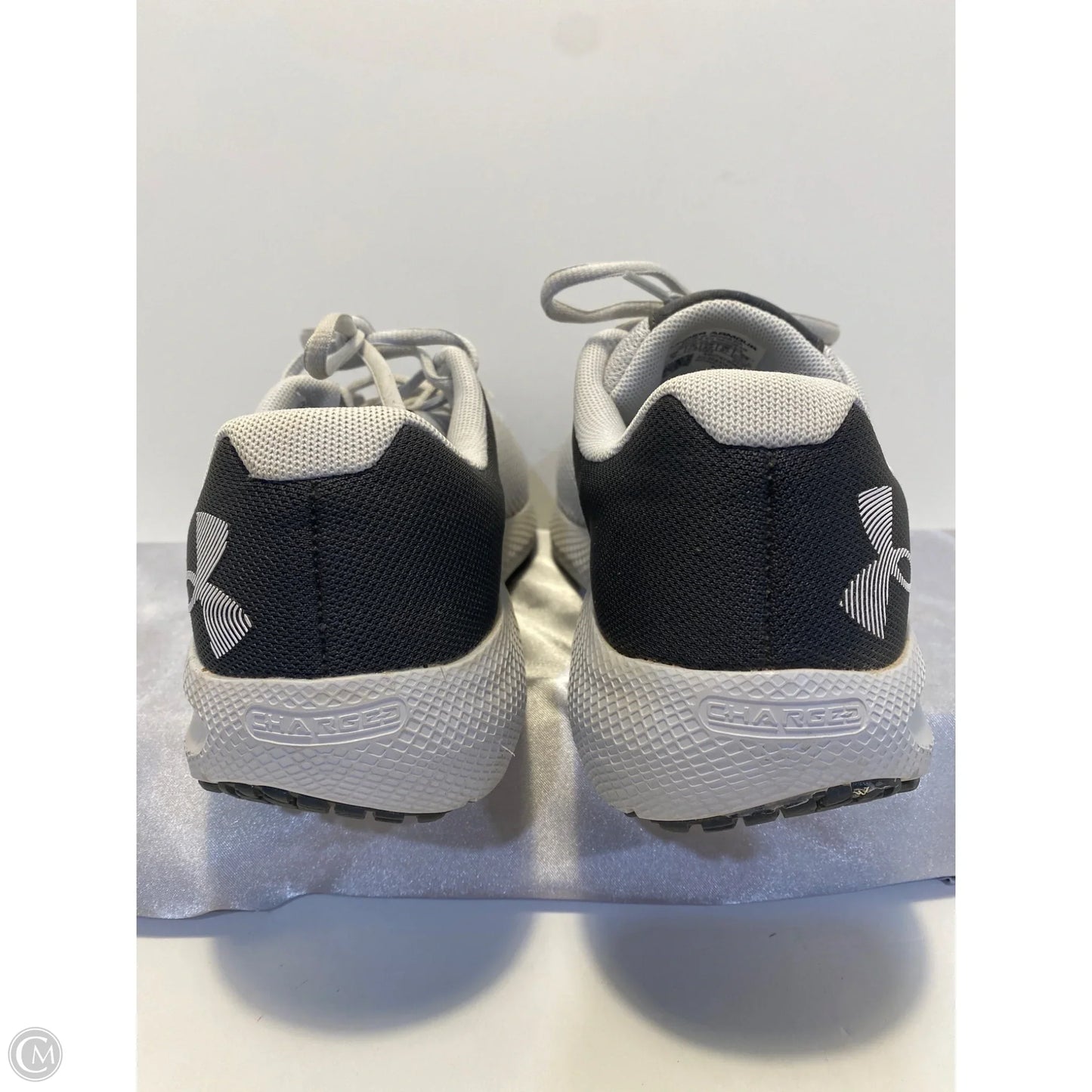 Shoes Athletic By Under Armour In Grey, Size: 10