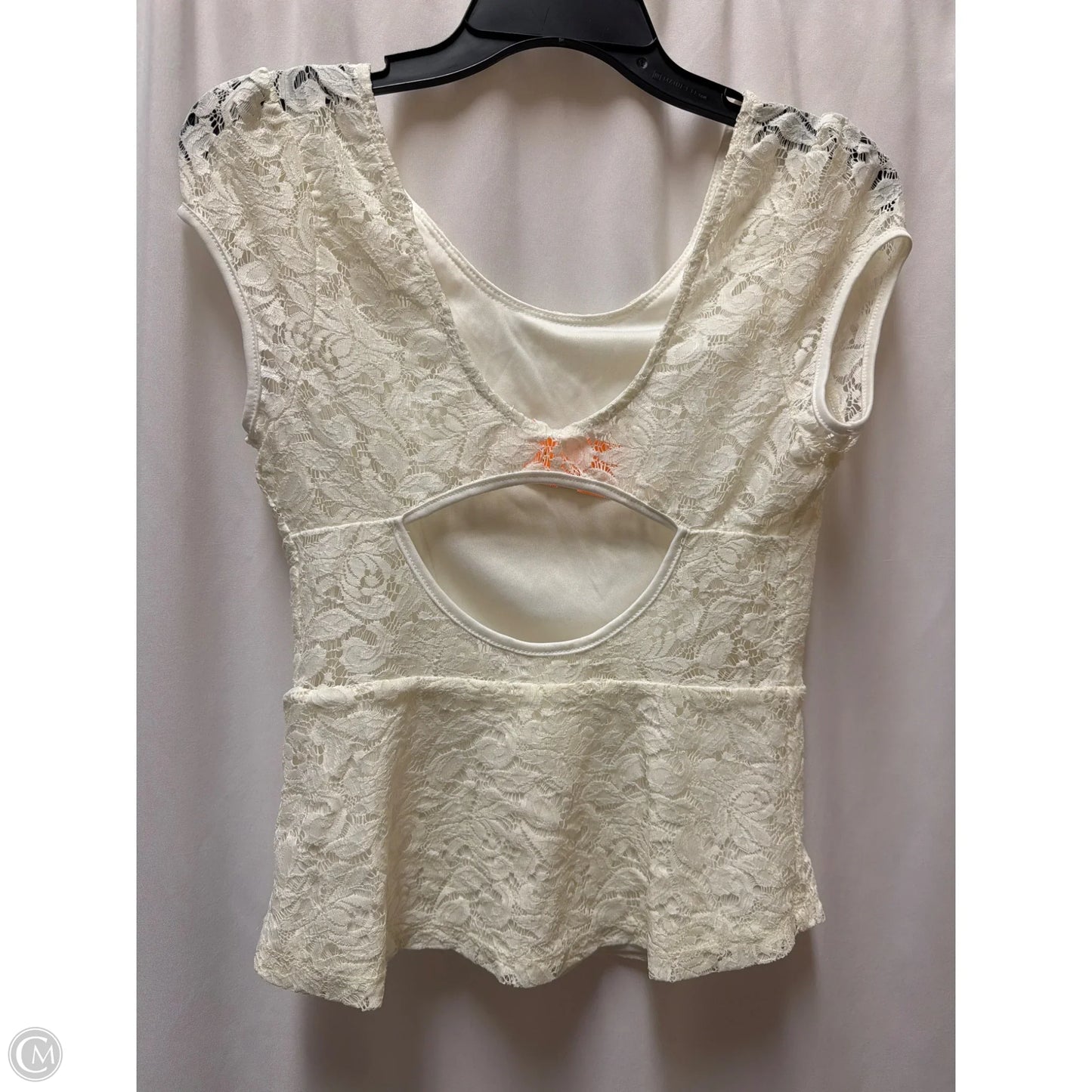 Top Sleeveless By Clothes Mentor In Cream, Size: S