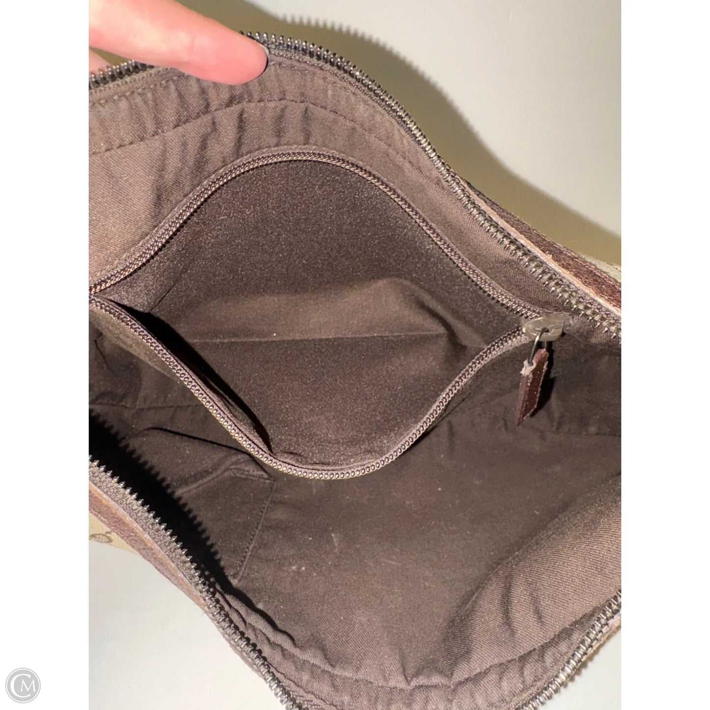 Handbag Luxury Designer By Gucci, Size: Medium