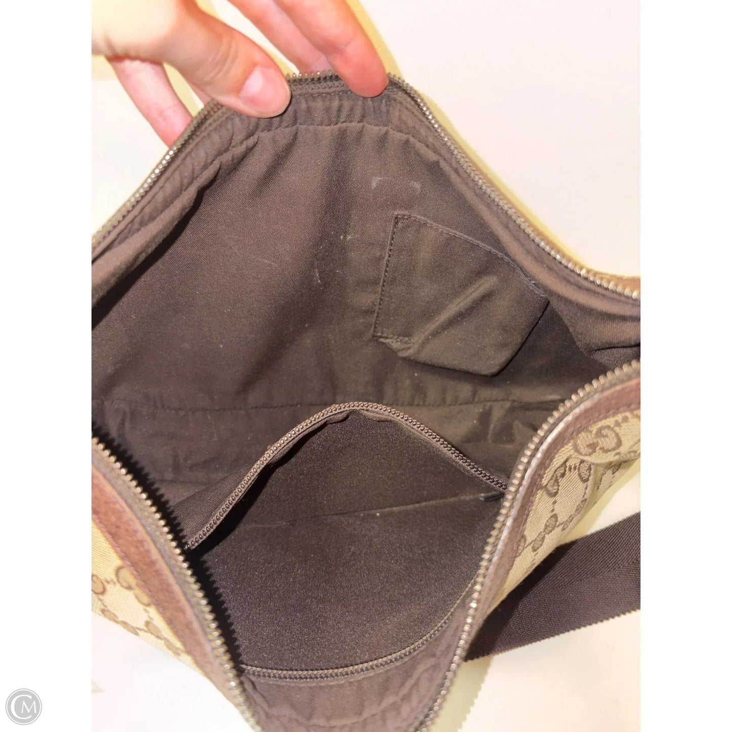 Handbag Luxury Designer By Gucci, Size: Medium