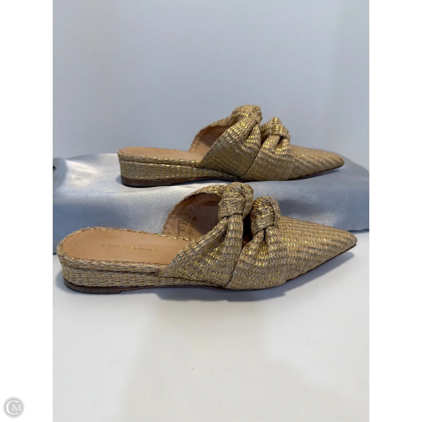 Shoes Flats By Tuckernuck In Gold, Size: 8