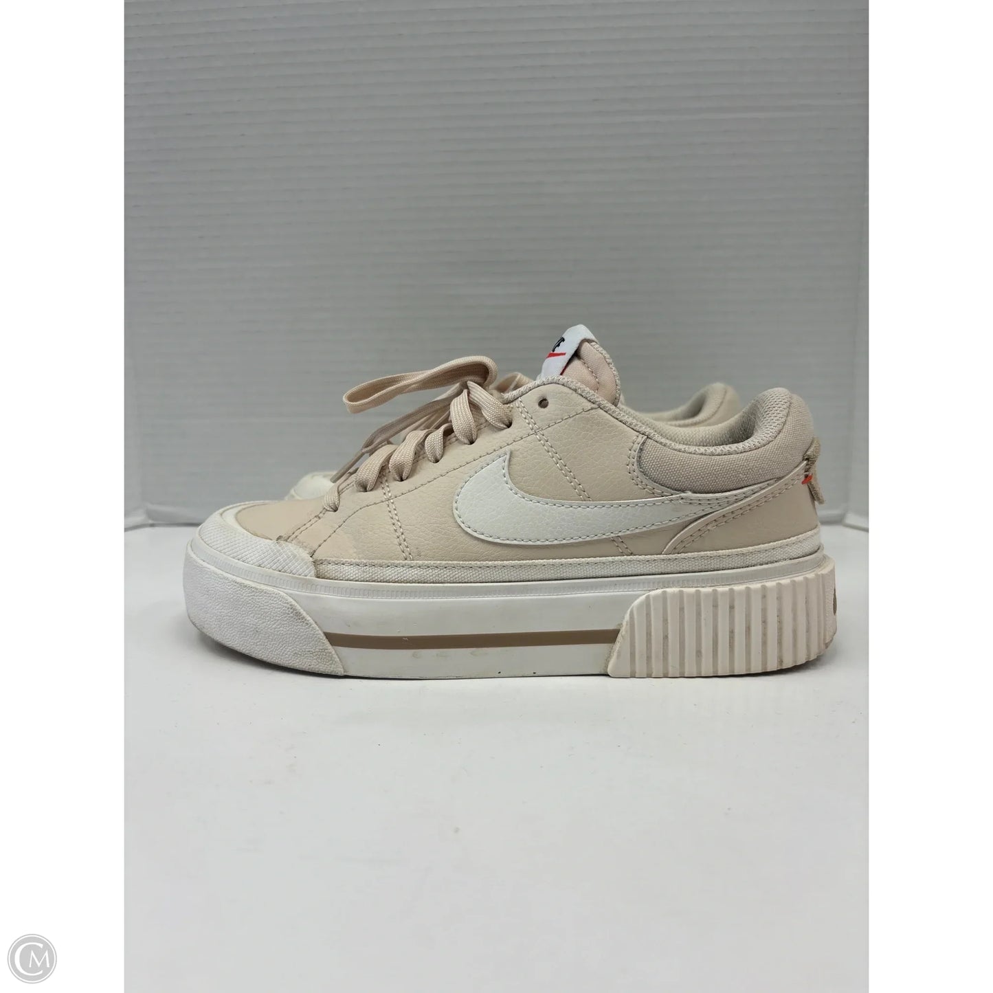 Shoes Sneakers By Nike In Tan, Size: 5.5